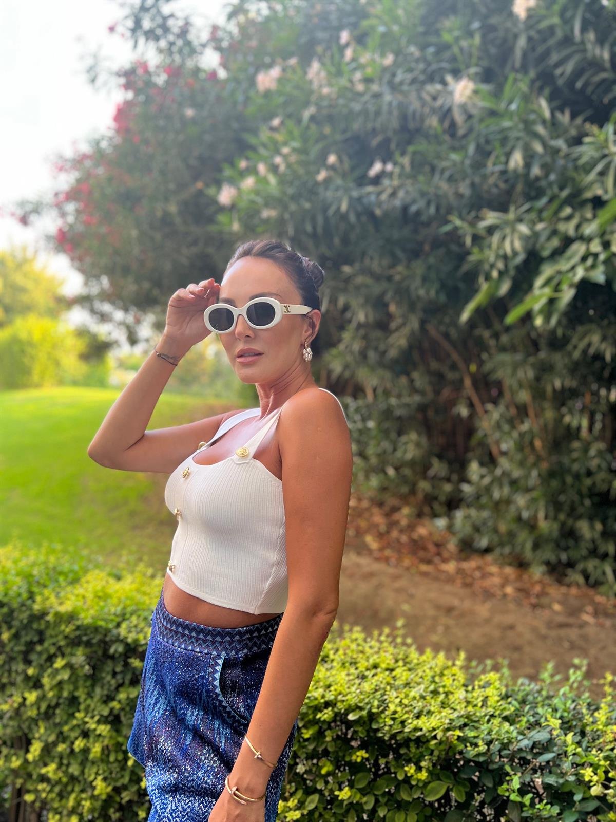 Beyaz  Düğmeli Crop Bluz