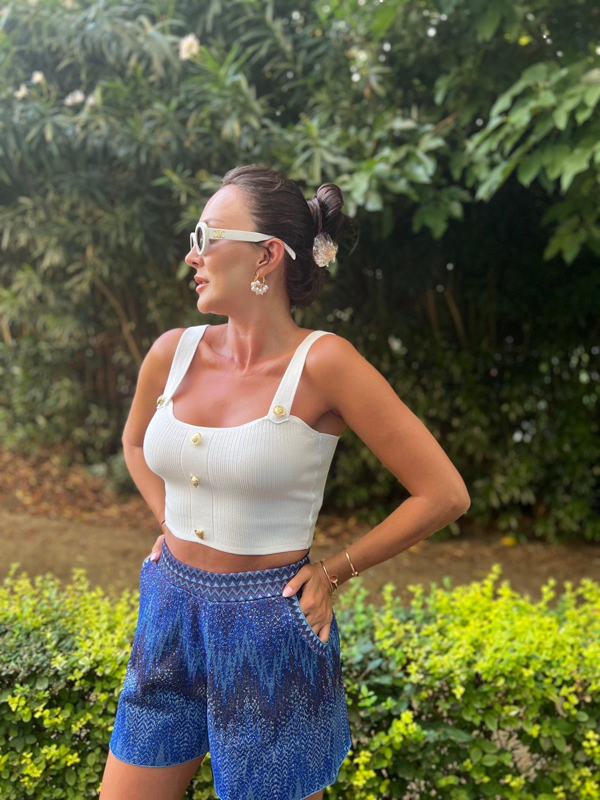Beyaz  Düğmeli Crop Bluz