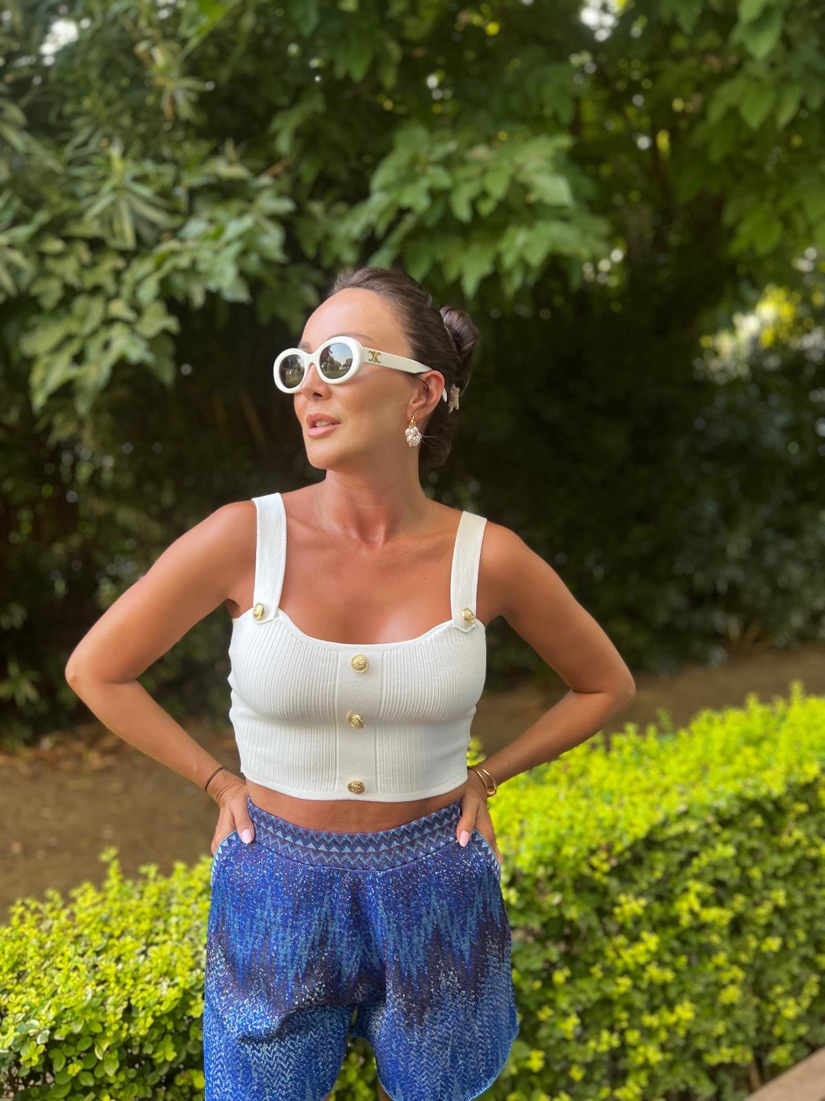 Beyaz  Düğmeli Crop Bluz