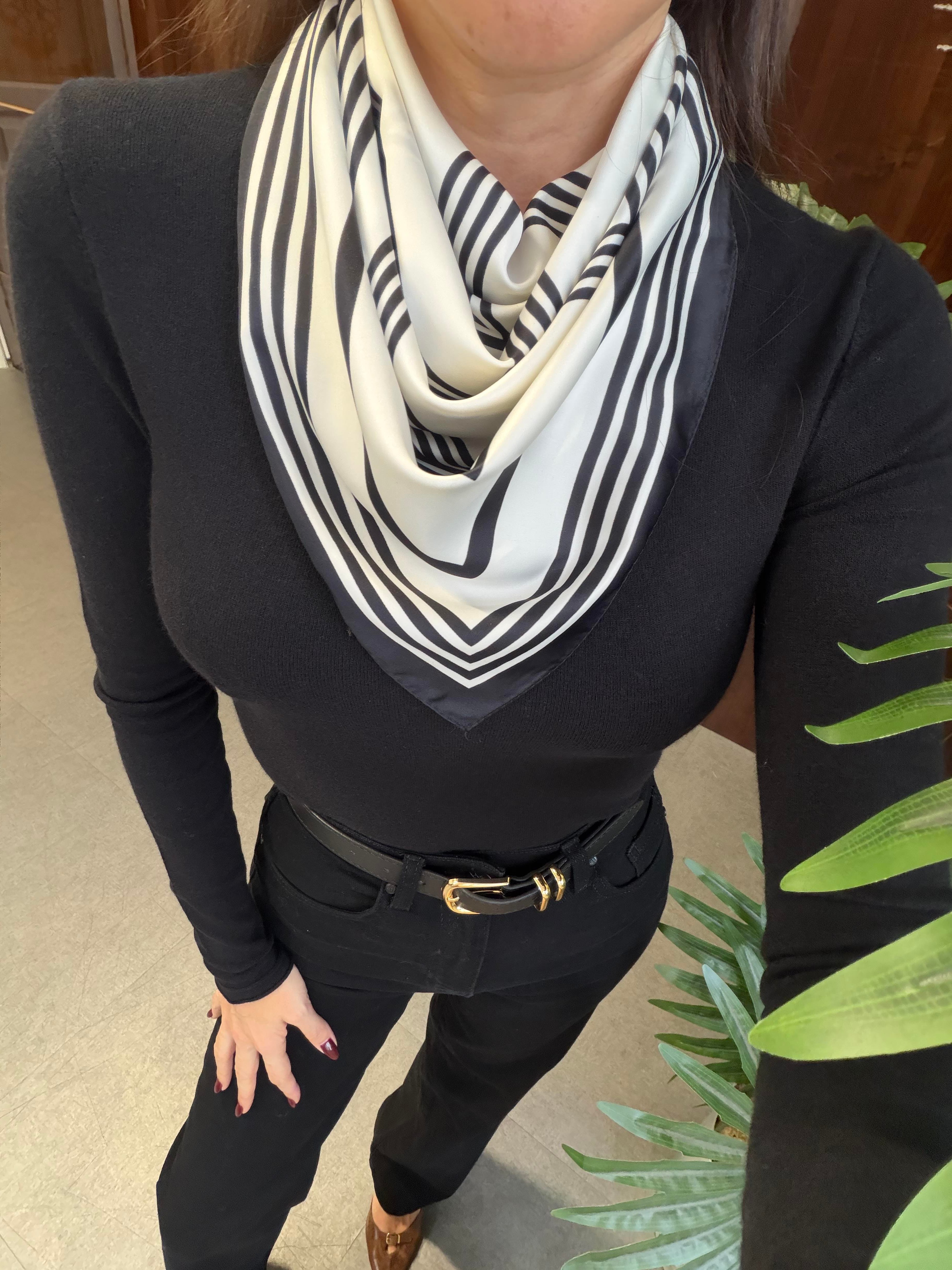 Beyaz Geometrik Desen Fular