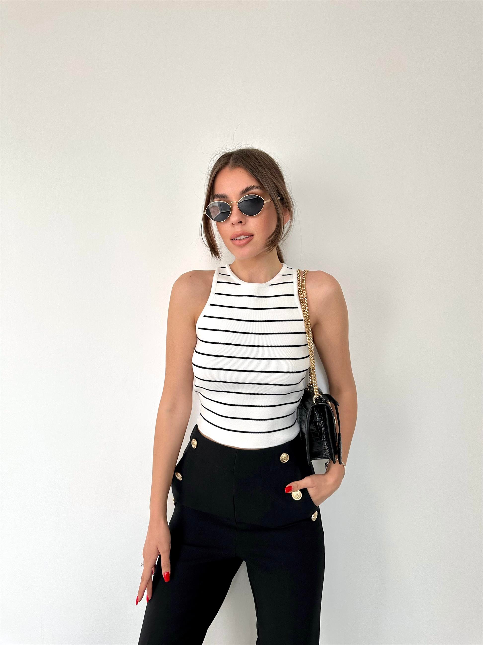 Beyaz Halter Yaka Çizgili Atlet Bluz