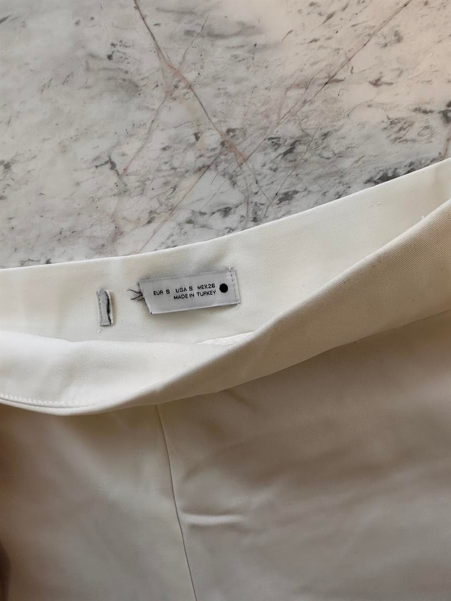 Beyaz  Kumaş Kadın Şort