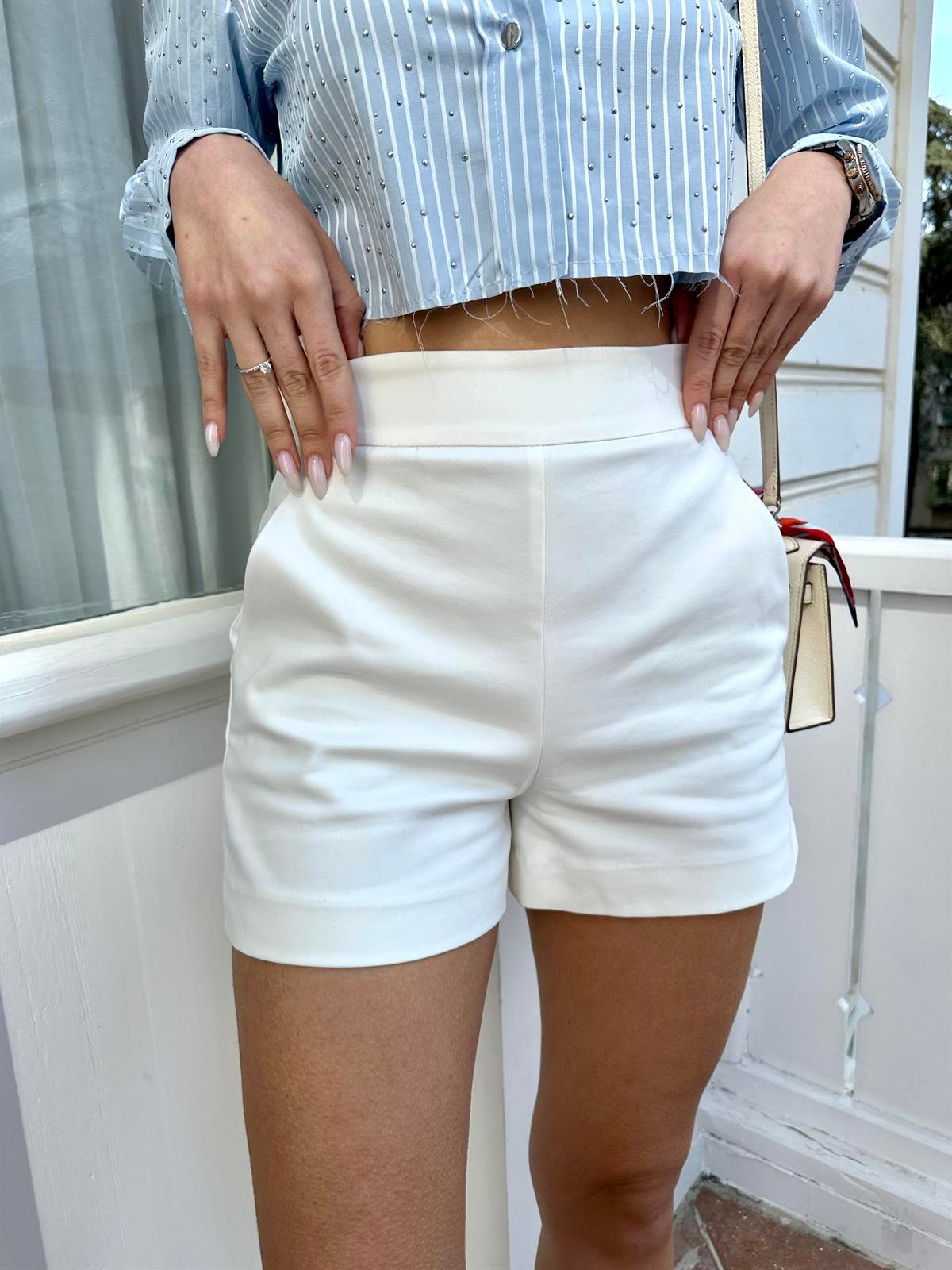 Beyaz  Kumaş Kadın Şort