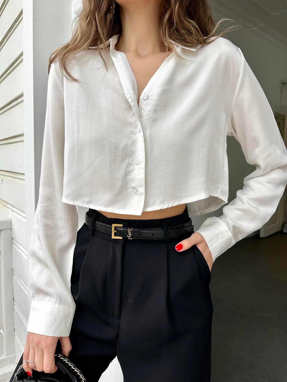 Beyaz  Önü Düğmeli Kısa Gömlek