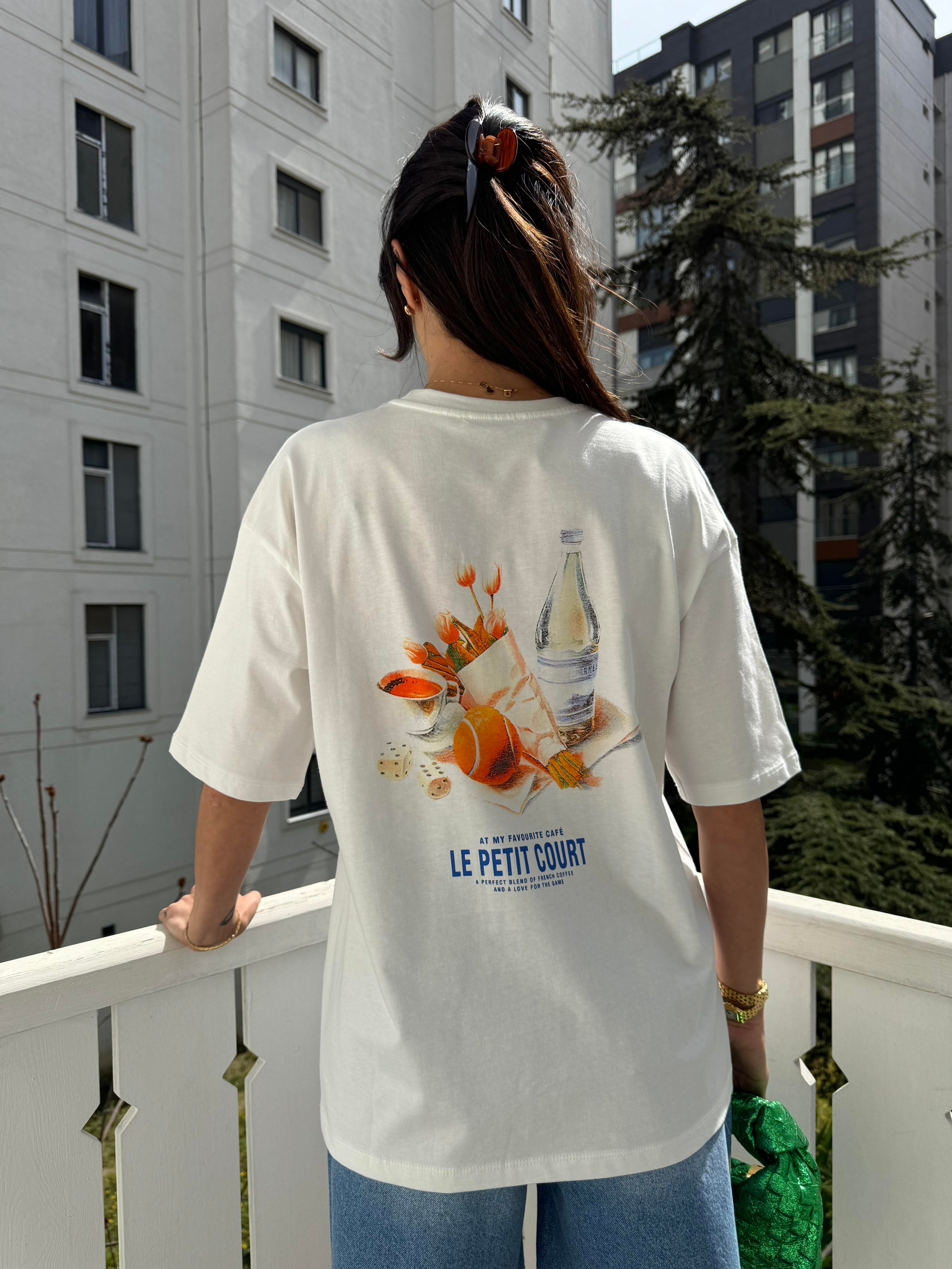 Beyaz Sırtı Baskılı Tişört