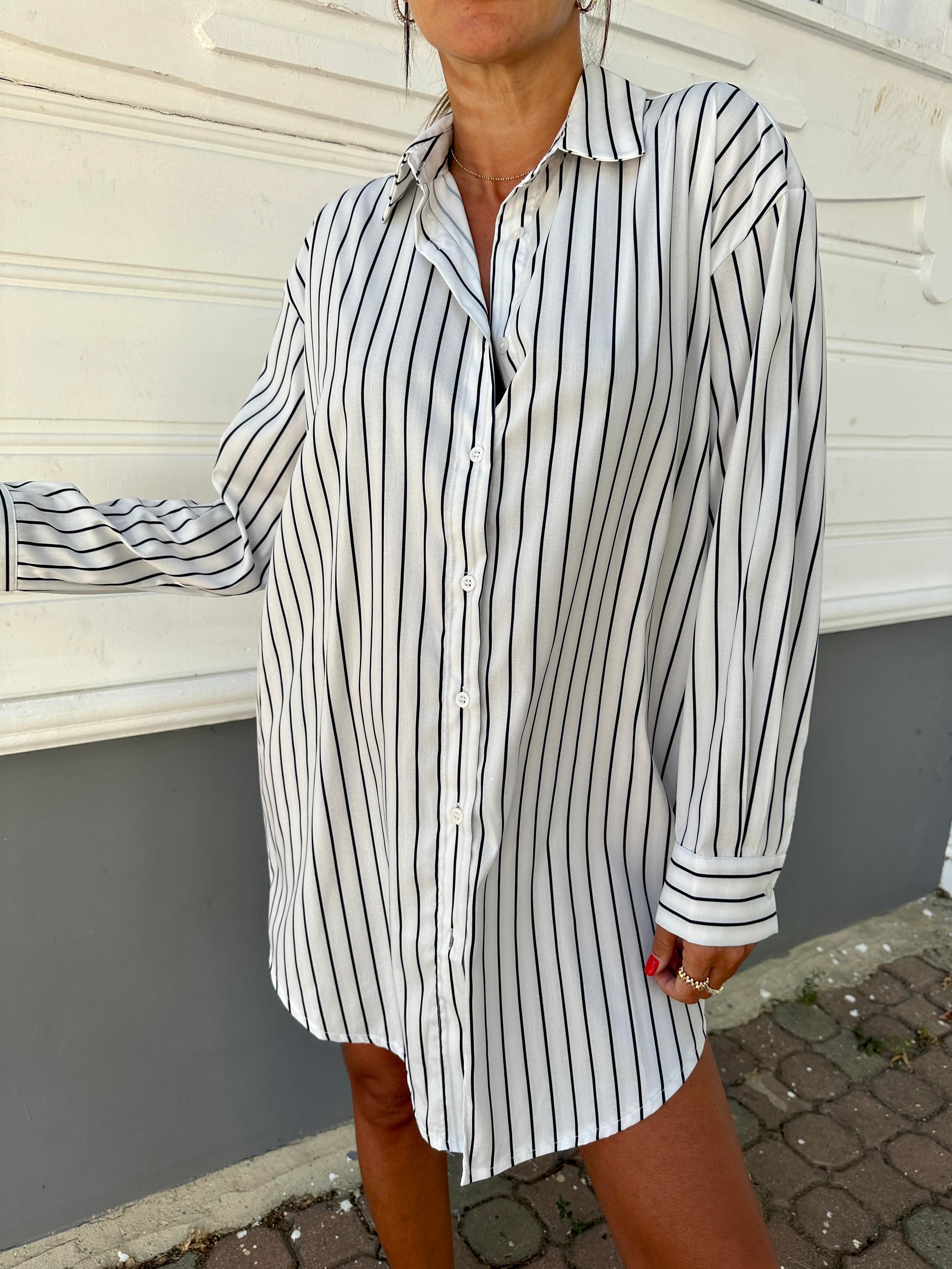 Beyaz-Siyah Çizgili Oversize Gömlek