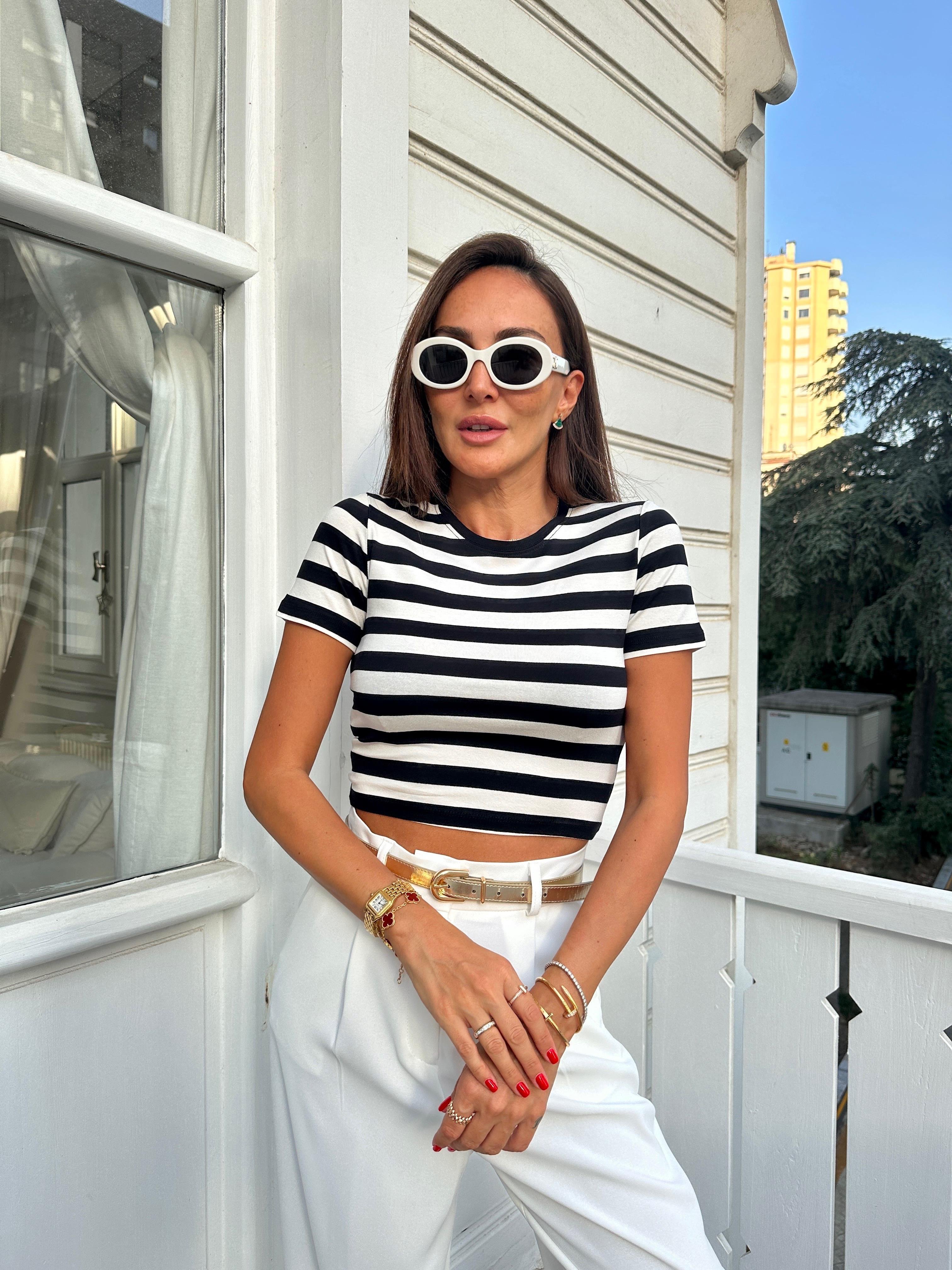 Beyaz-Siyah Crop Çizgili Top Bluz