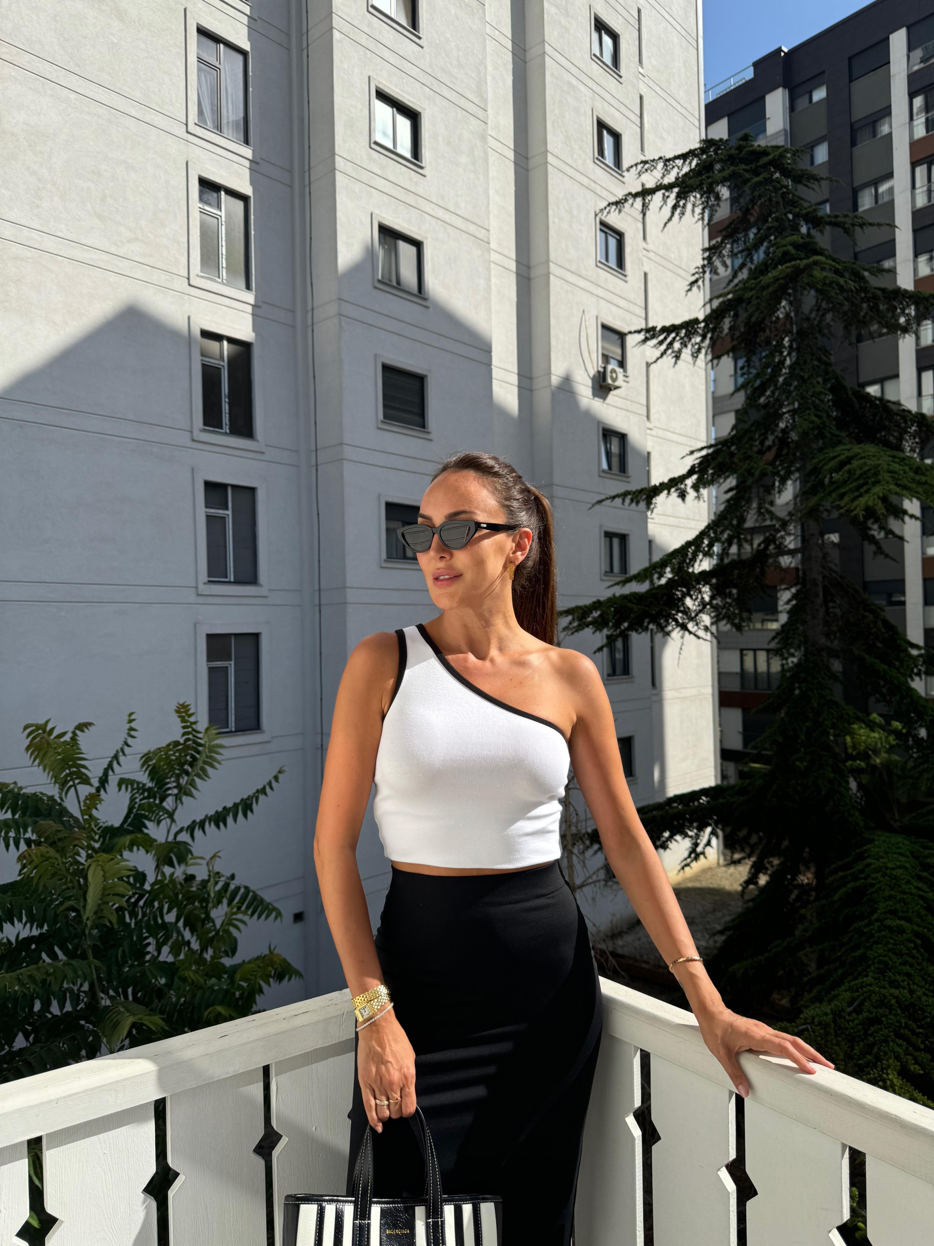 Beyaz Tek Kol Biyeli Atlet