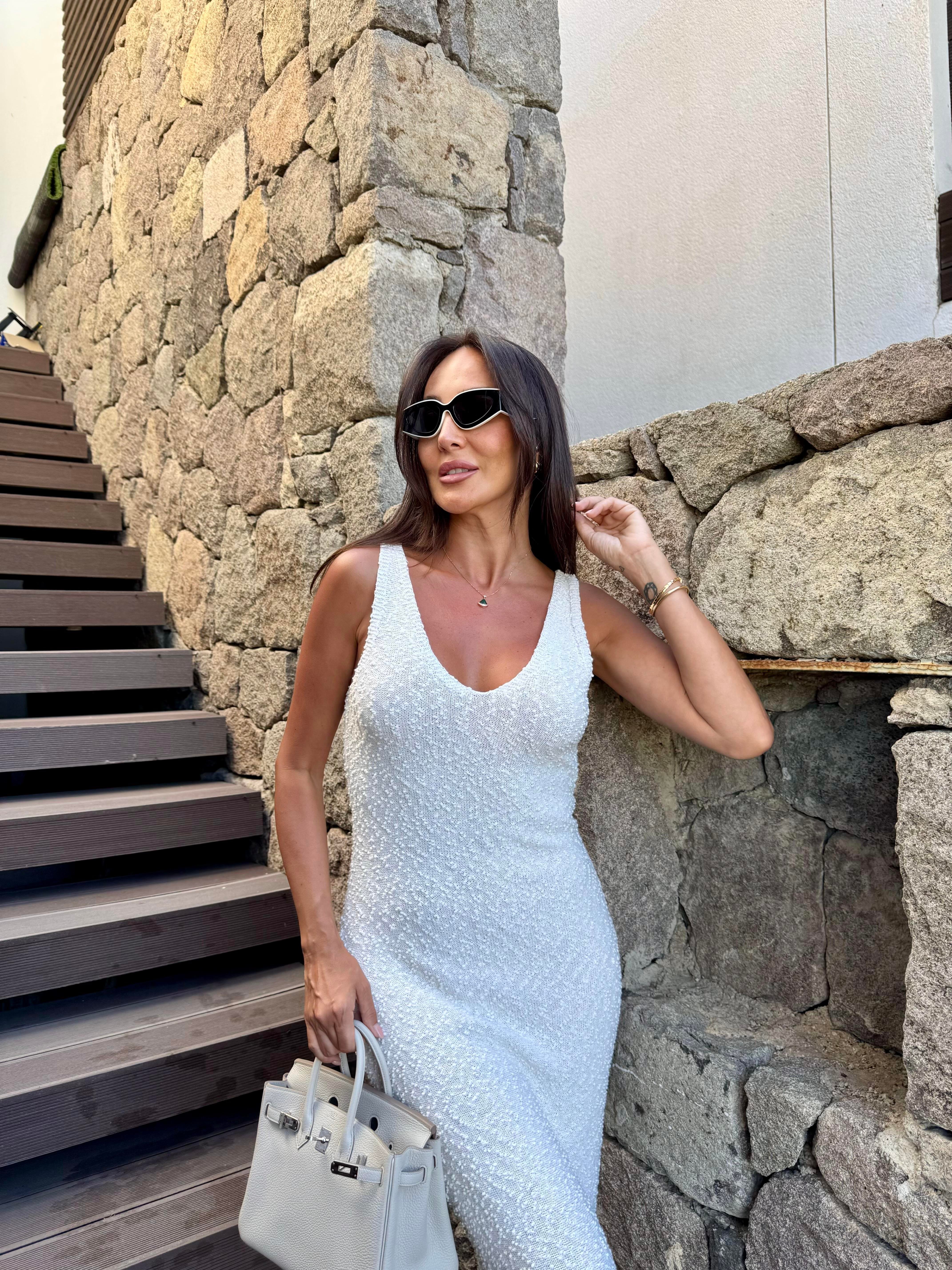 Beyaz V Yaka Uzun Örme Elbise