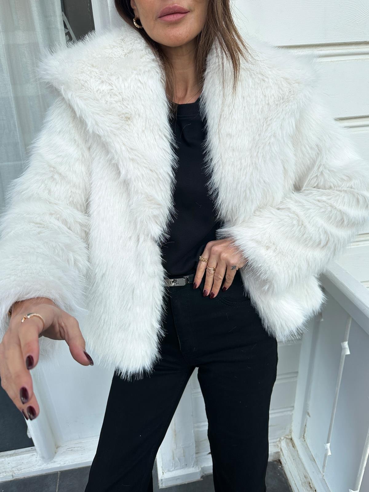 Beyaz Vegan Kısa Kürk Ceket