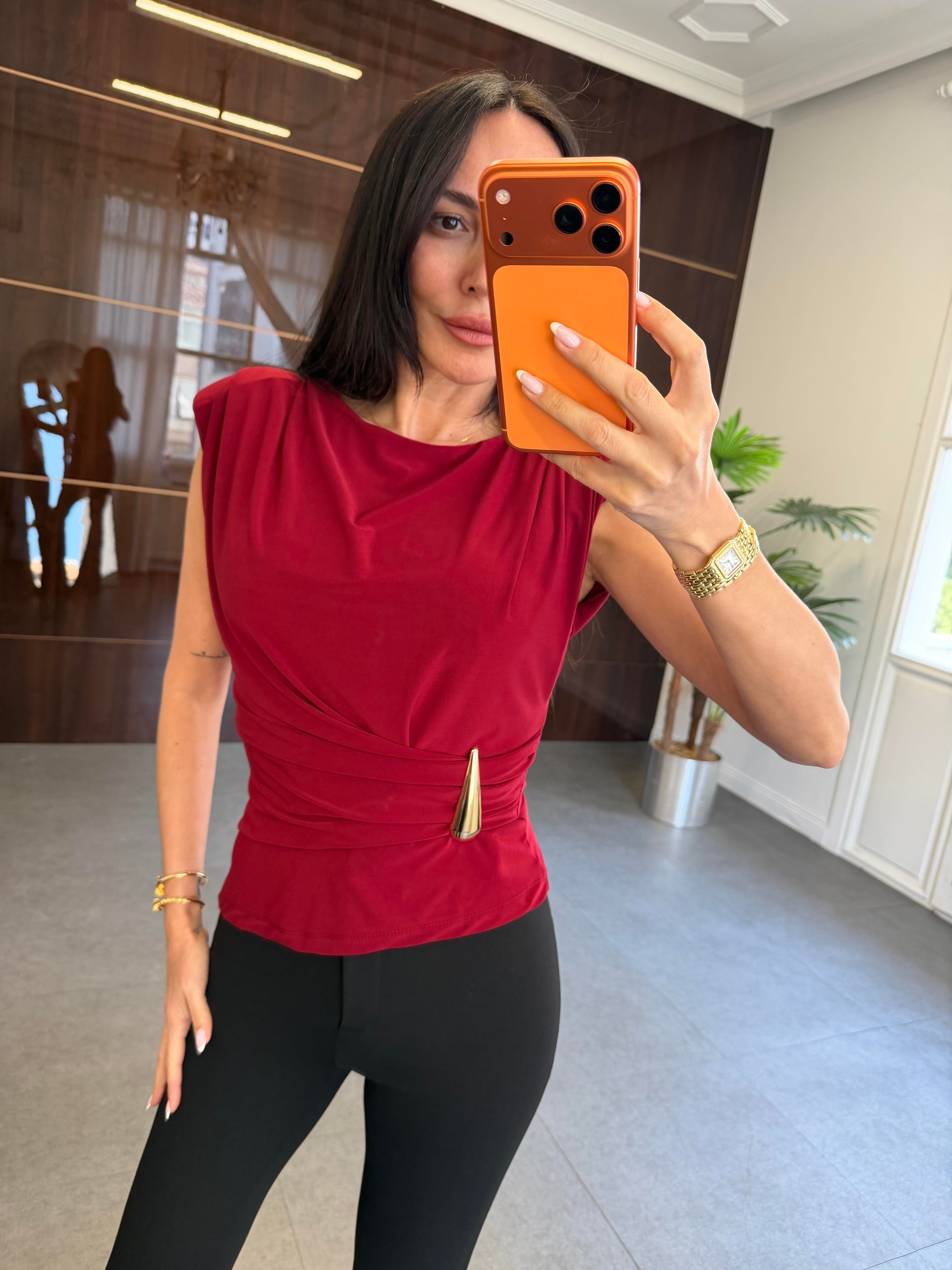 Bordo Yandan Tokalı Bluz