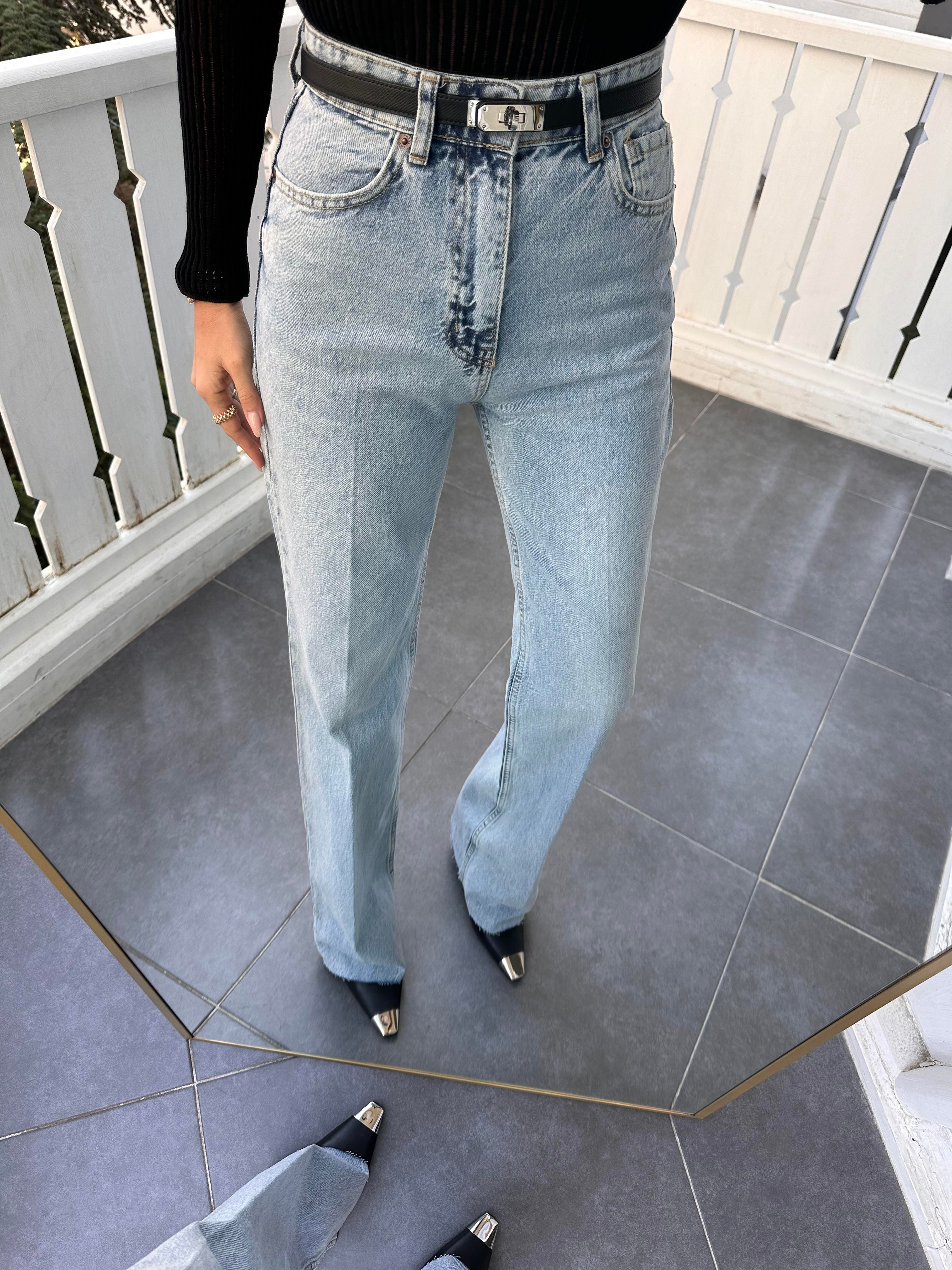 Buz Mavisi Kesik Paça Straight Jean