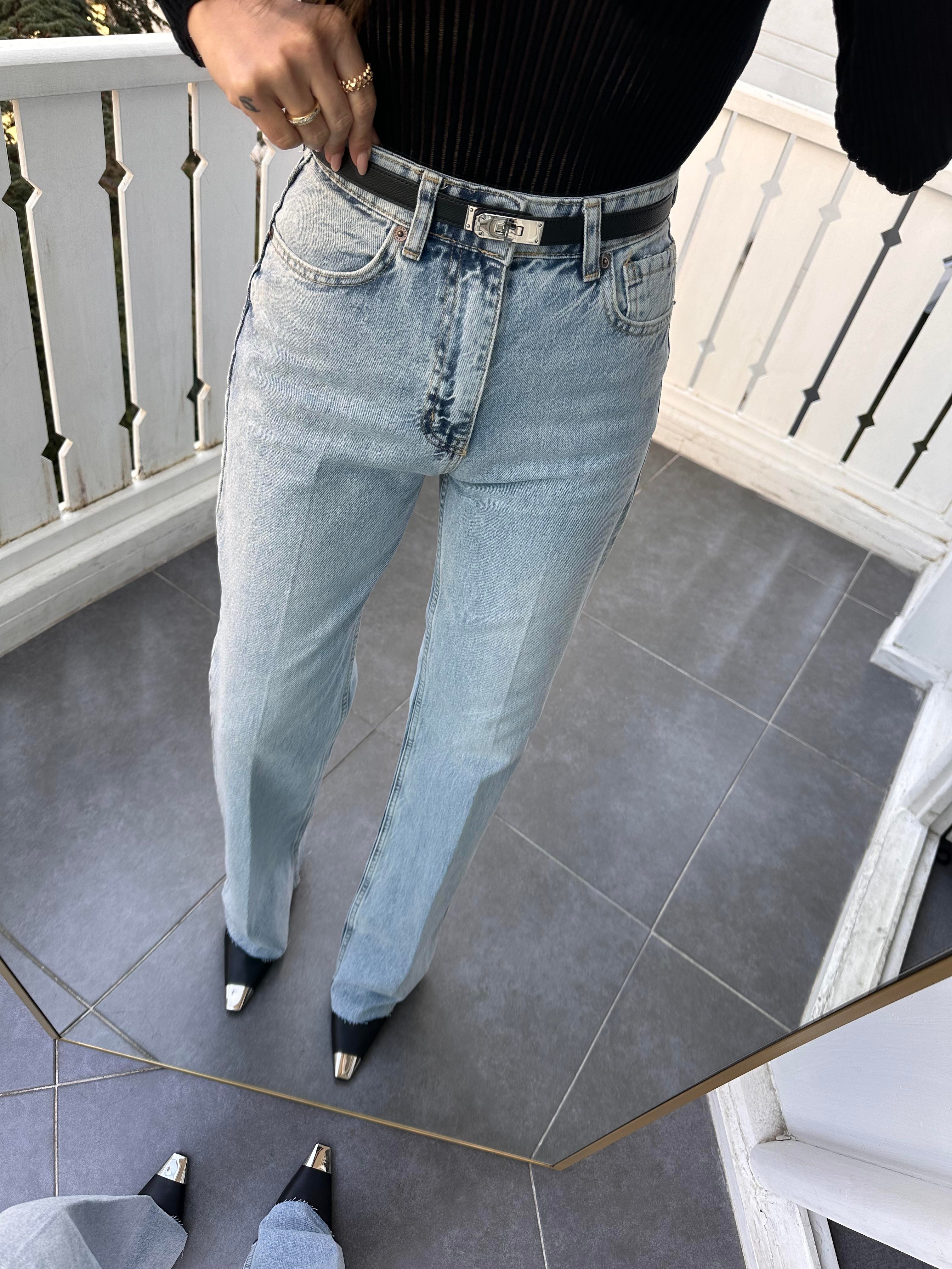 Buz Mavisi Kesik Paça Straight Jean