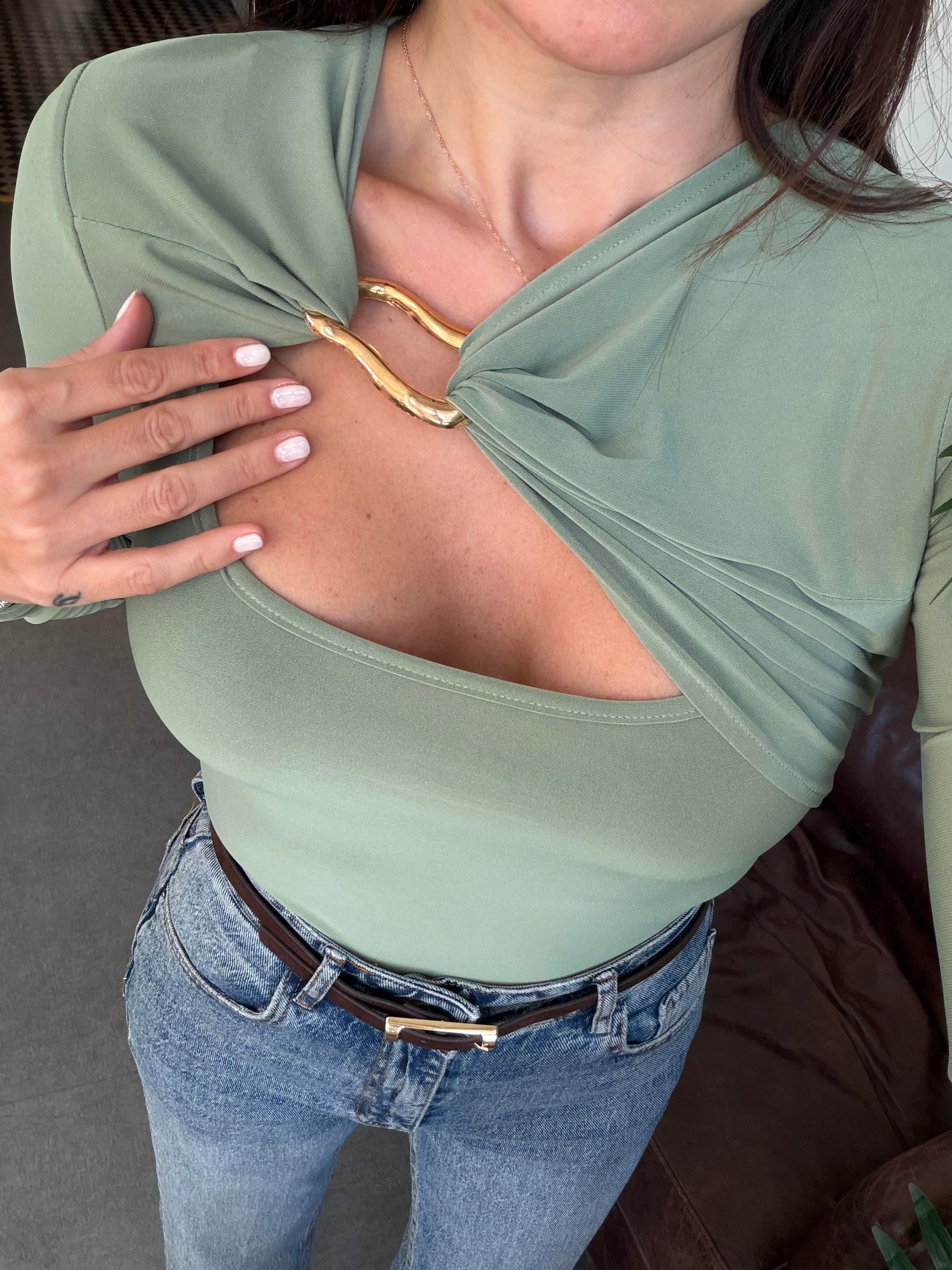 Çağla Yeşili Gold Tokalı Bluz