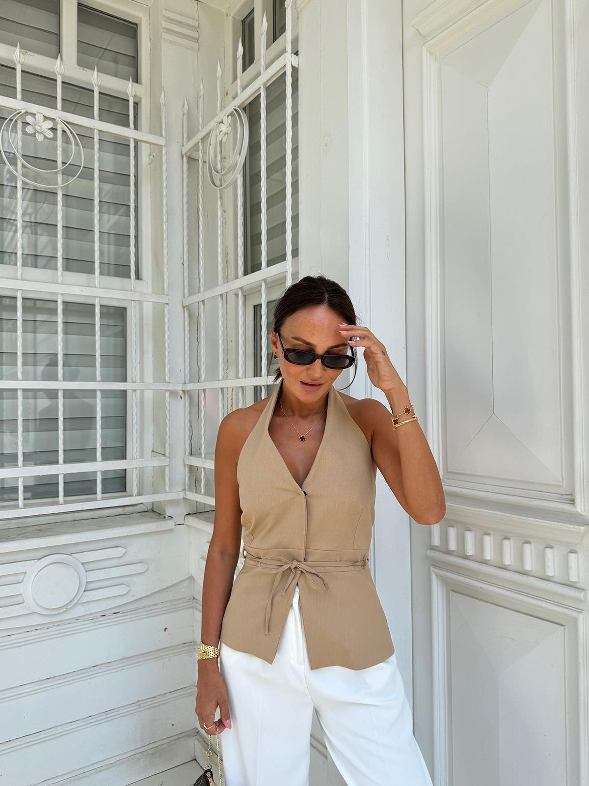 Camel Kuşaklı Kumaş Yelek