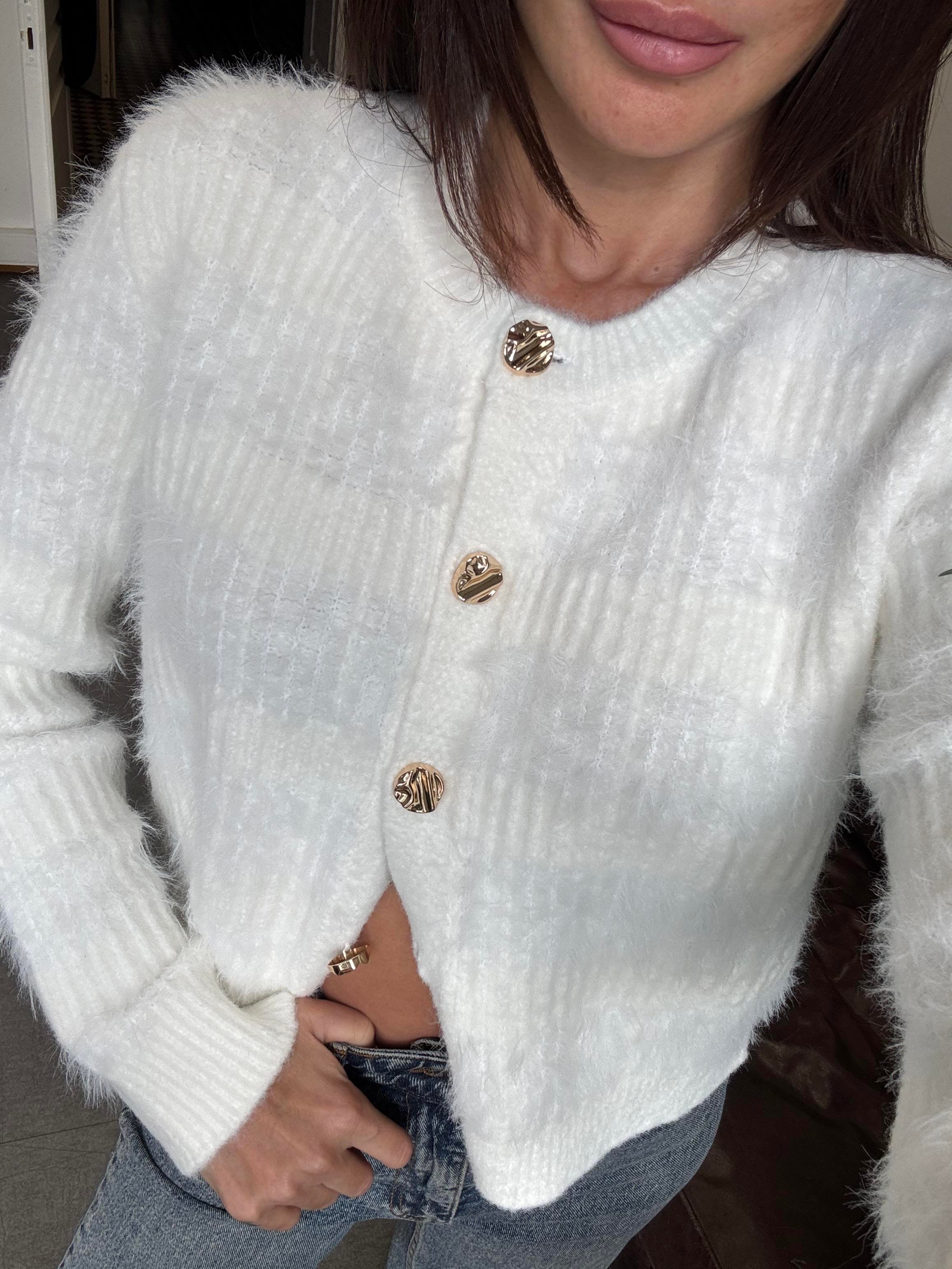 Ekru Bisiklet Yaka Yumuşak Dokulu Düğmeli Triko Hırka