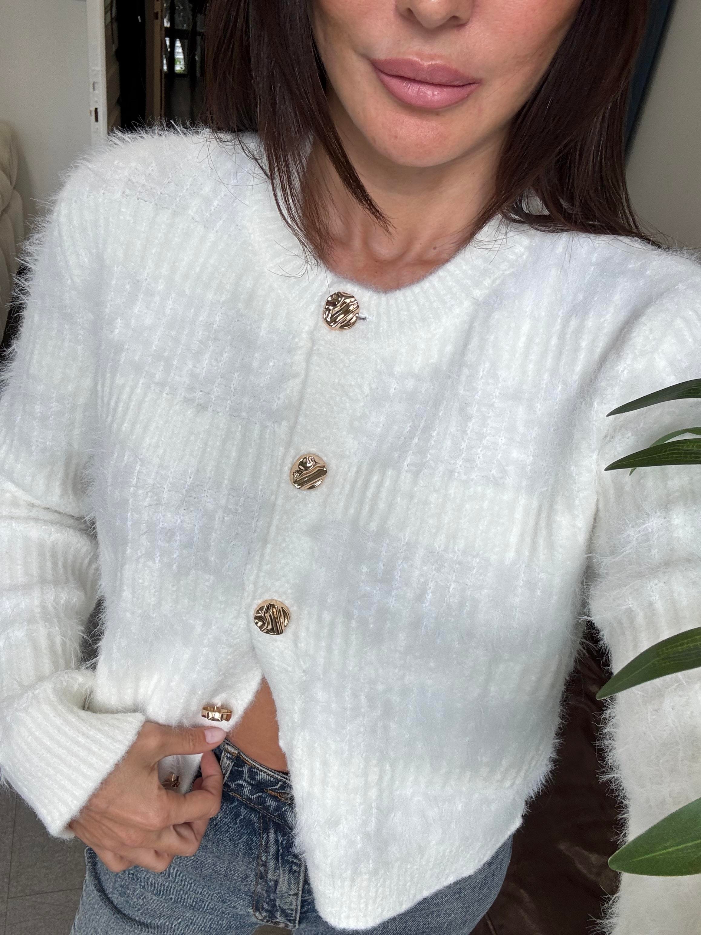 Ekru Bisiklet Yaka Yumuşak Dokulu Düğmeli Triko Hırka