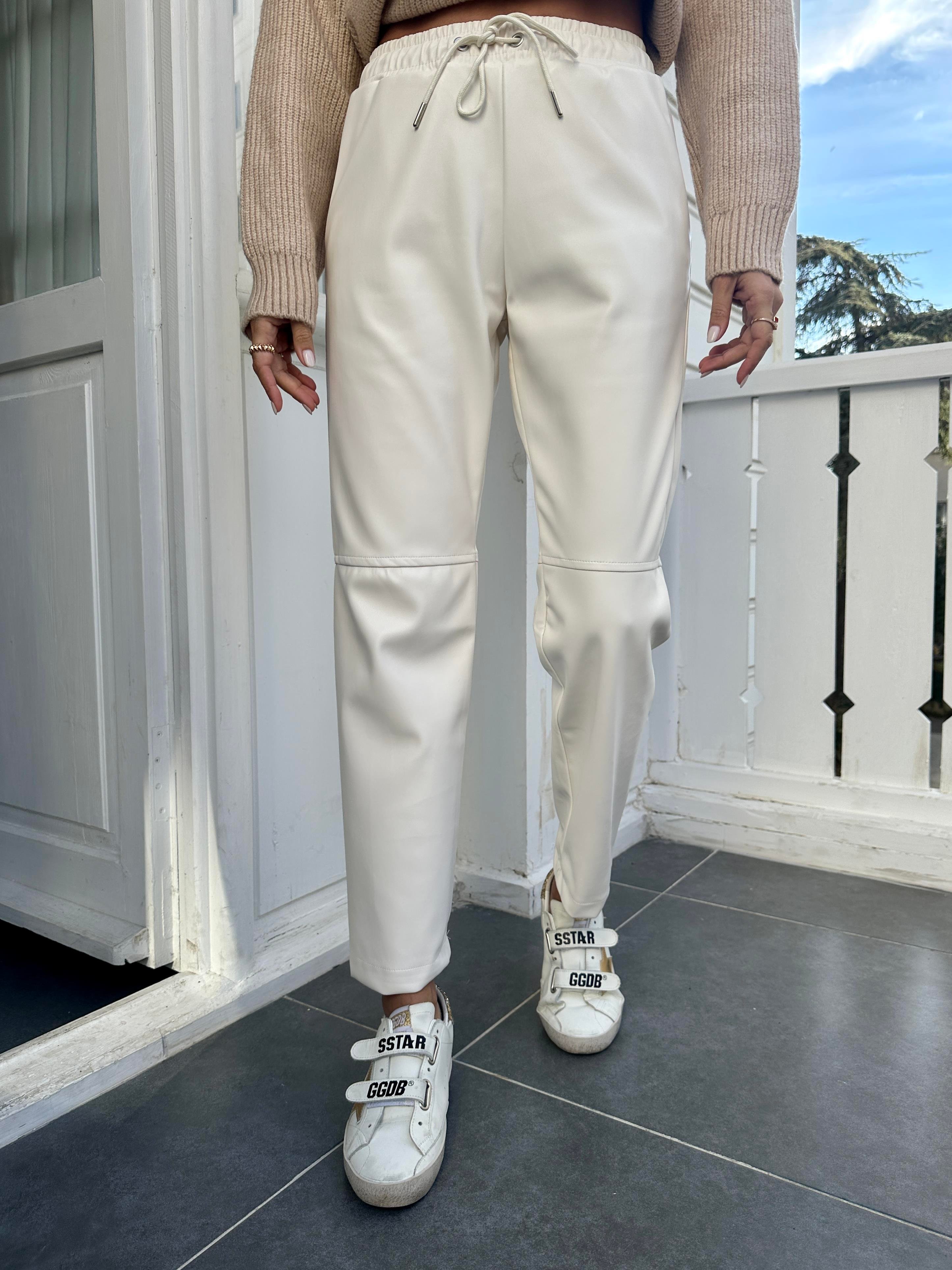 Ekru Dizi Dikişli Bağcıklı ve Beli Lastikli Deri Pantolon