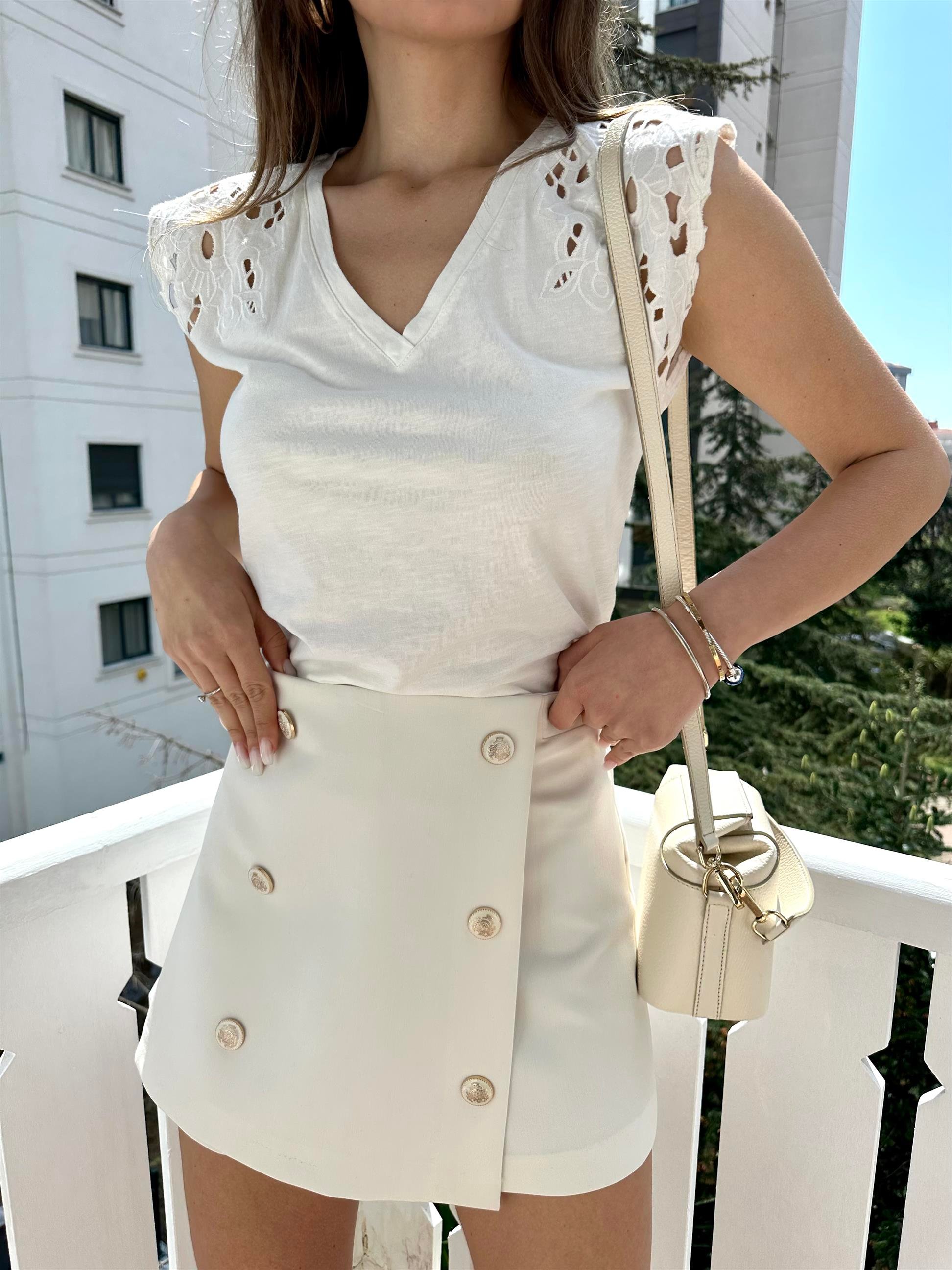 Ekru Dore Düğmeli Şort