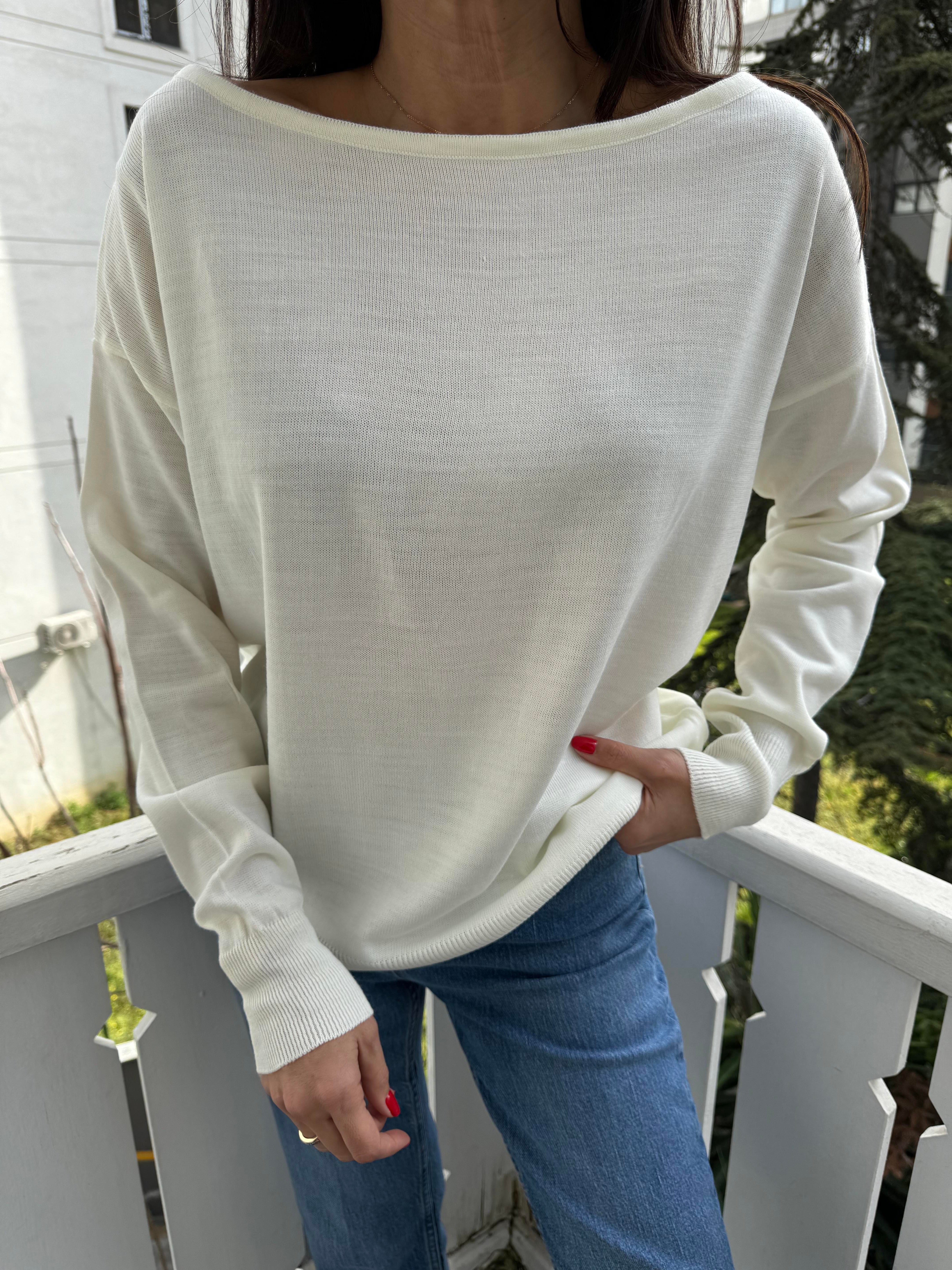 Ekru Kayık Yaka Triko