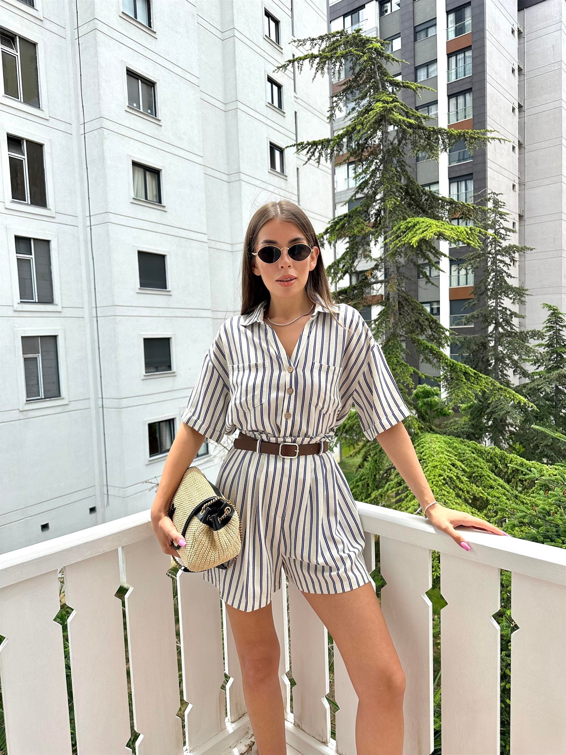 Ekru  Kemer Detaylı Şort Takım
