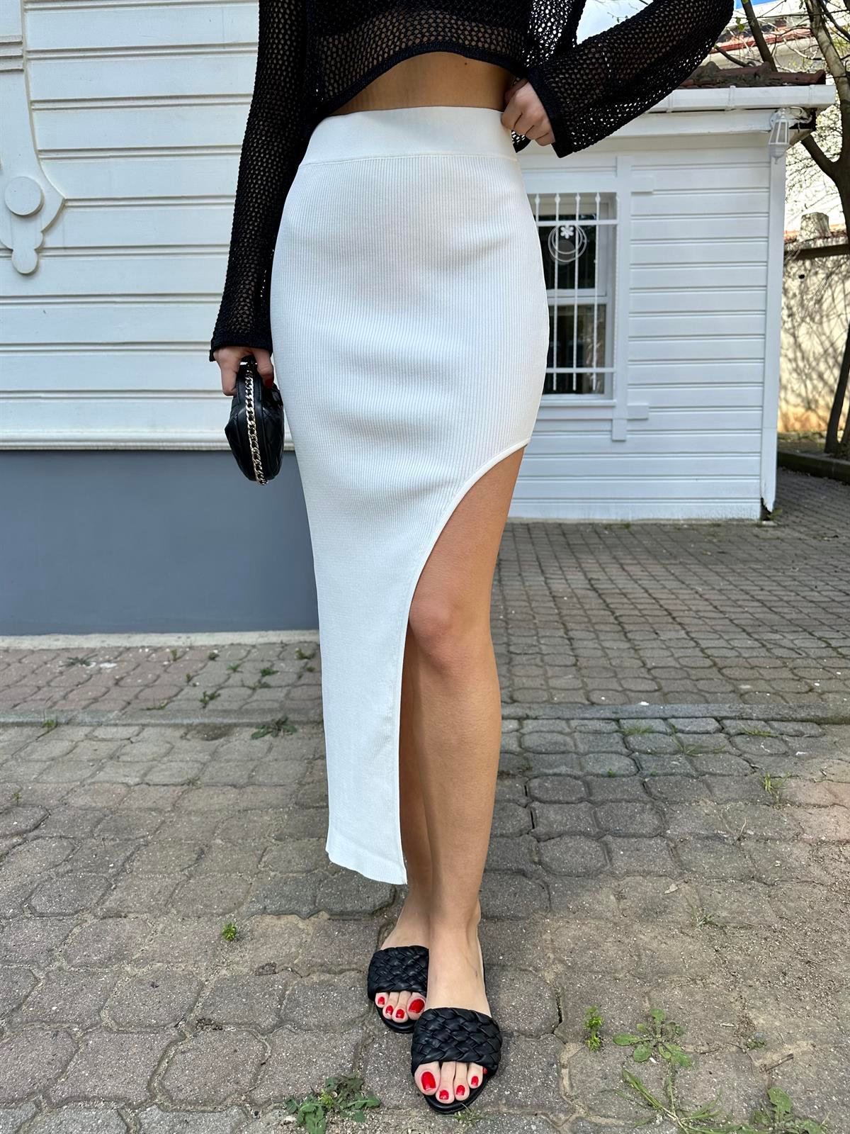 Ekru Sol Taraf Yırtmaçlı Etek