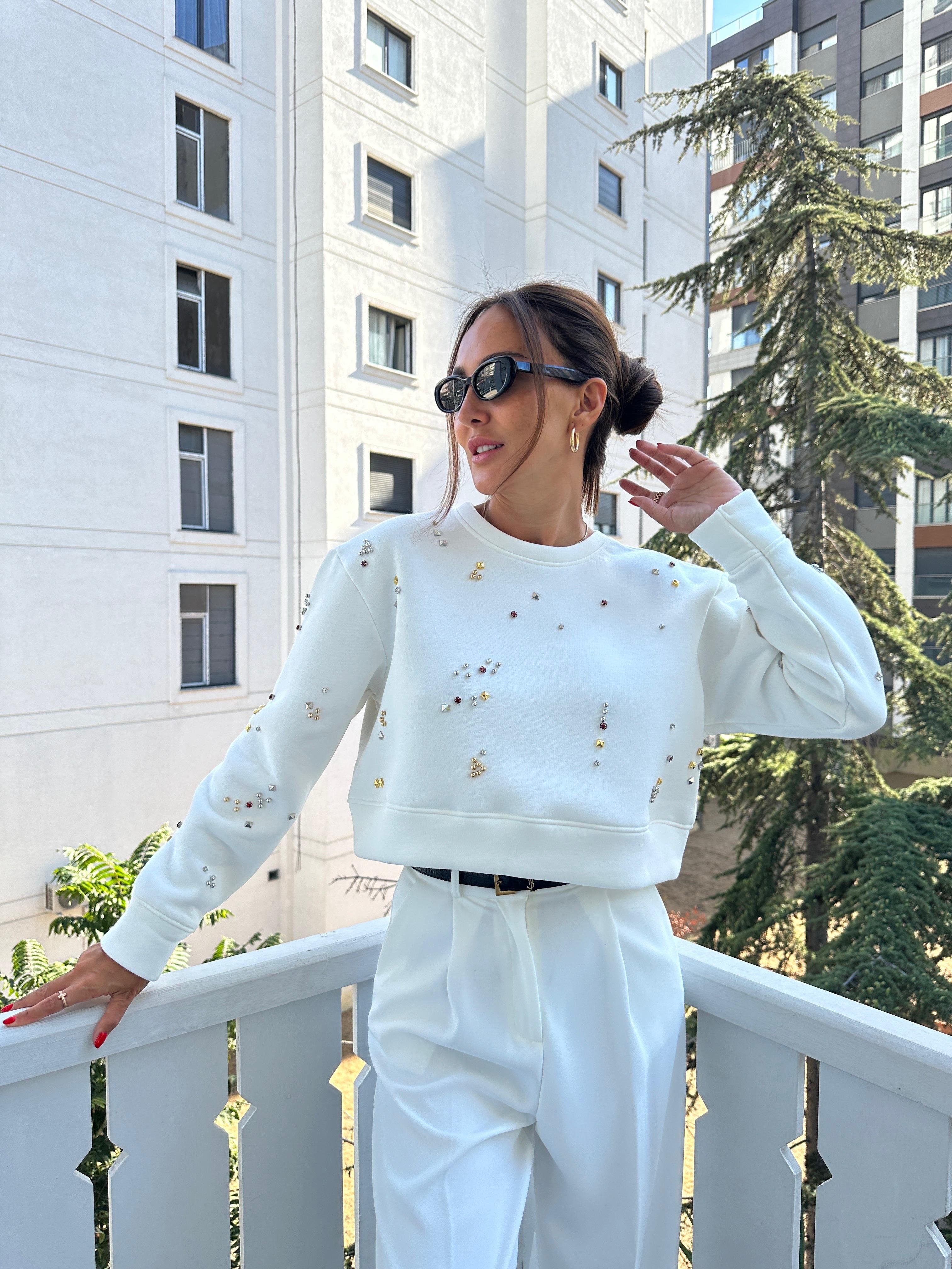 Ekru Taşlı Sweatshirt