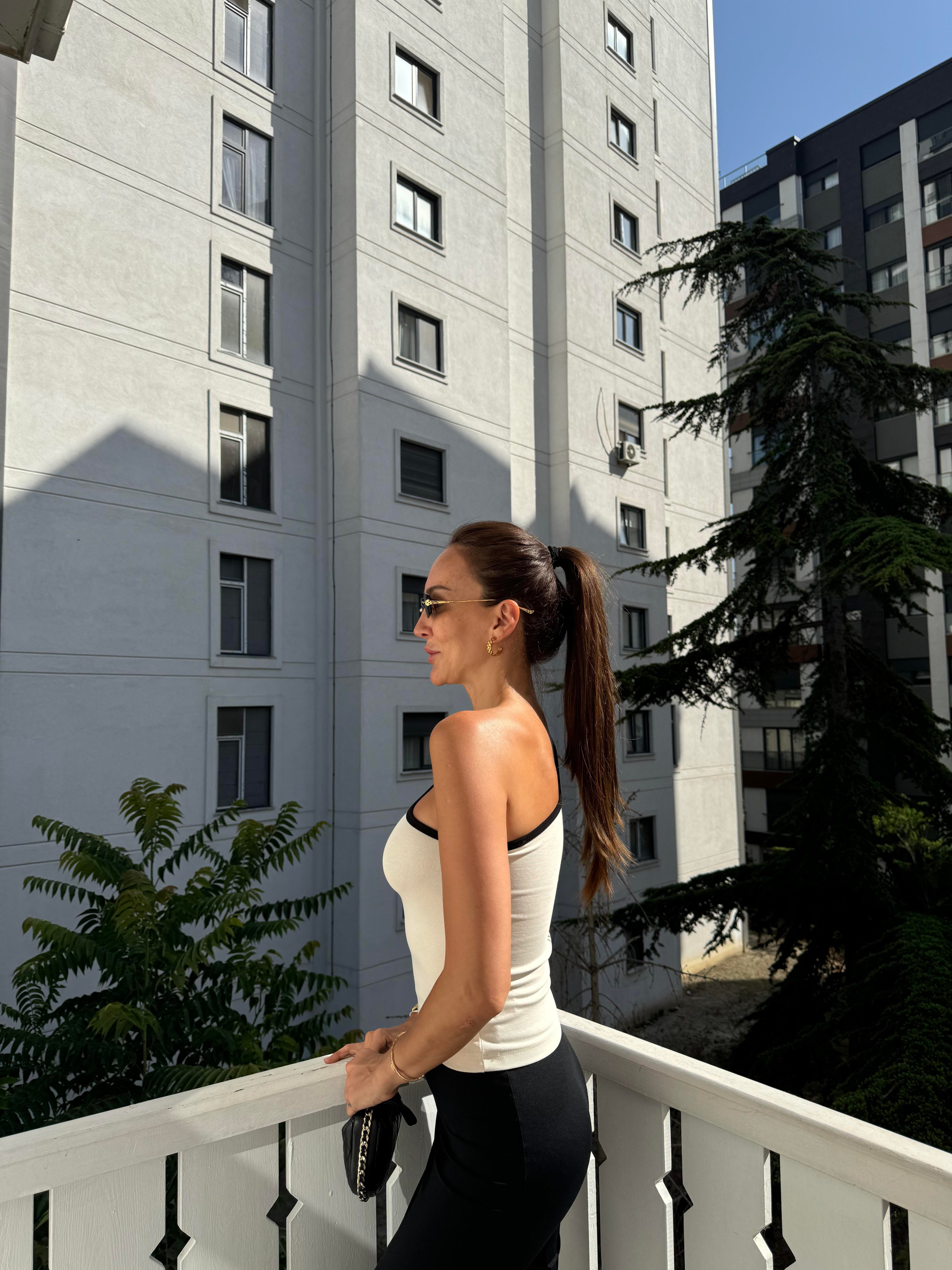 Ekru Tek Kol Biyeli Atlet