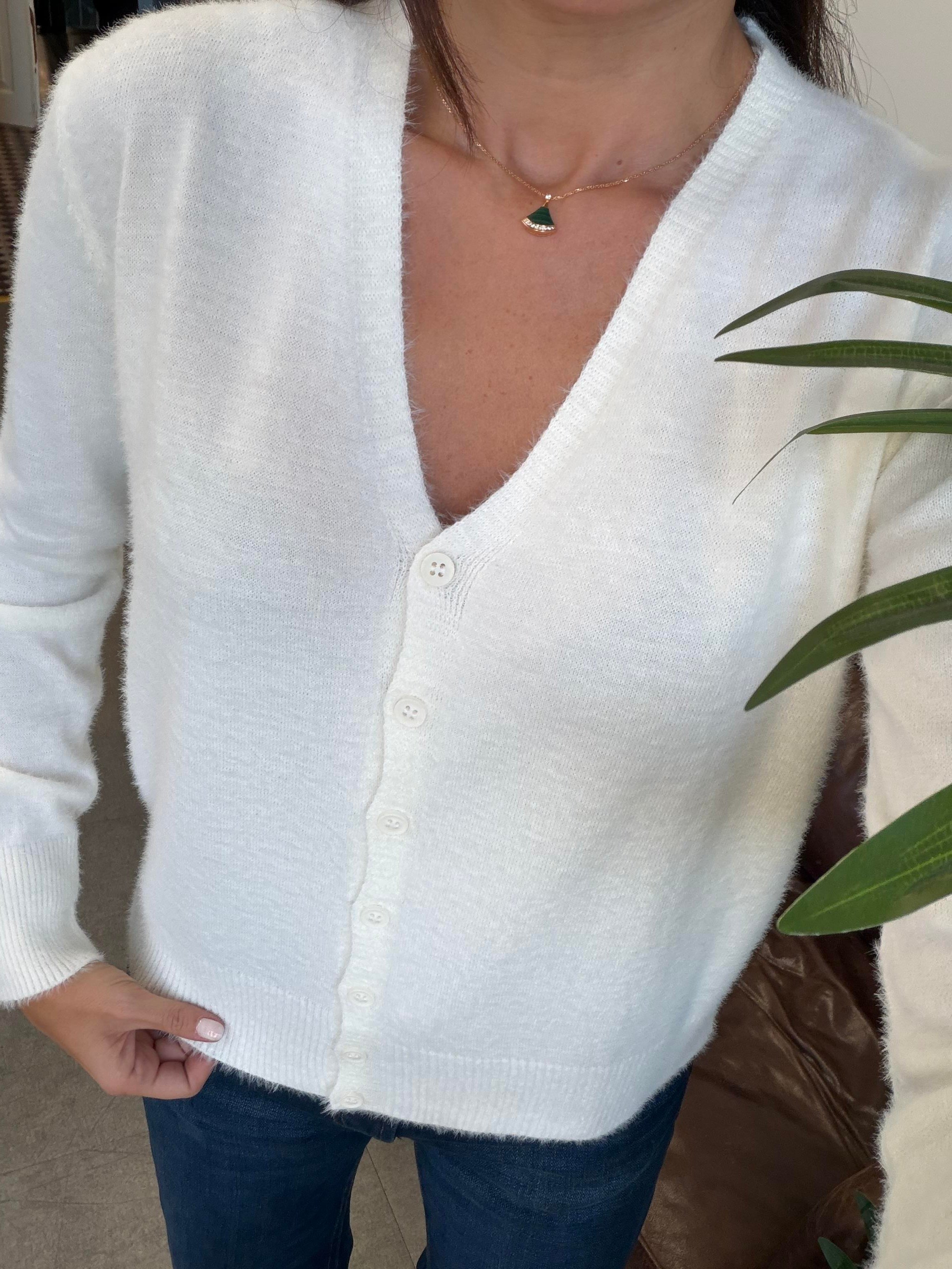 Ekru V Yaka Sakallı Hırka