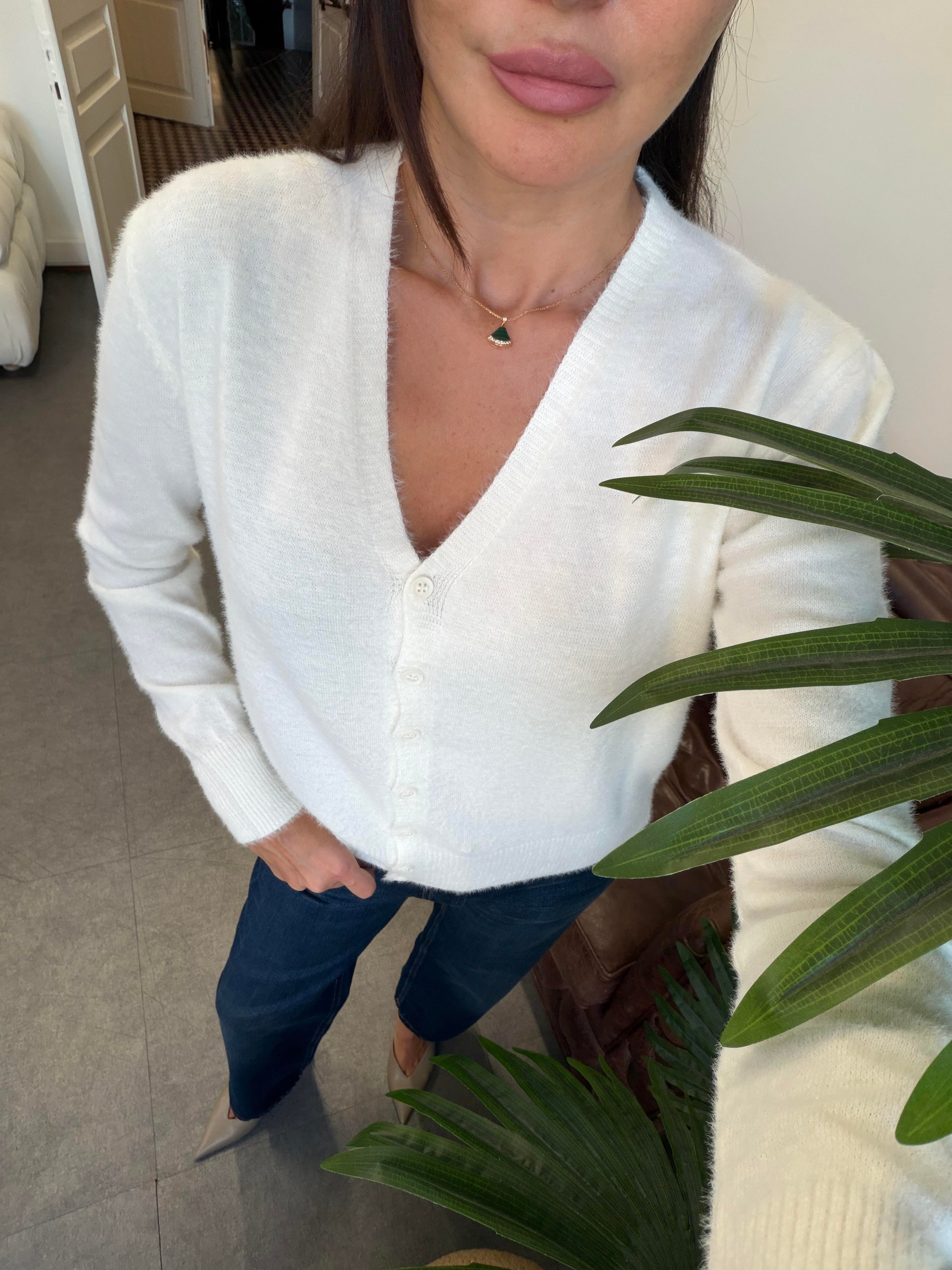 Ekru V Yaka Sakallı Hırka