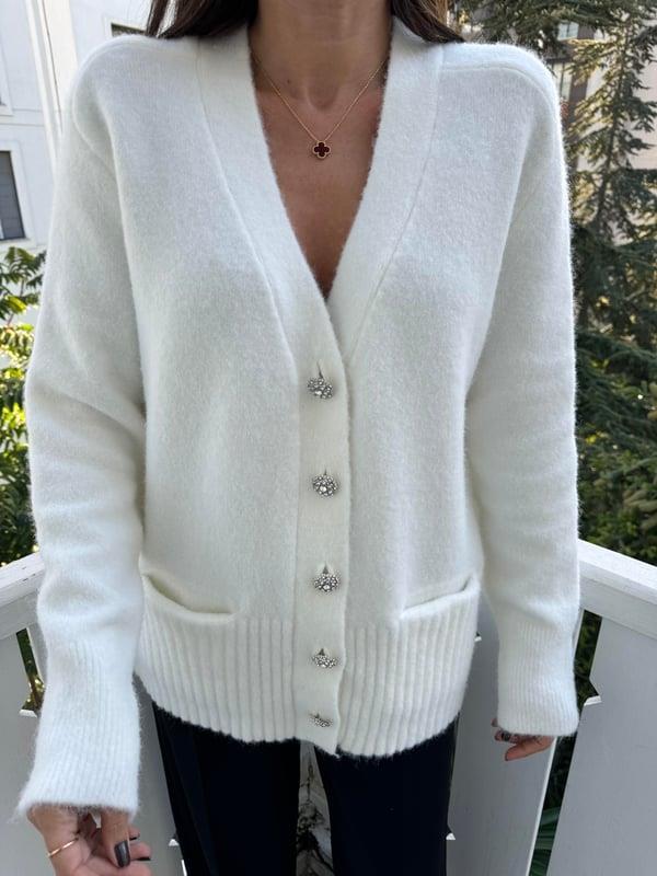 Ekru V Yaka Taş Düğmeli Cepli Yumuşak Dokulu Hırka