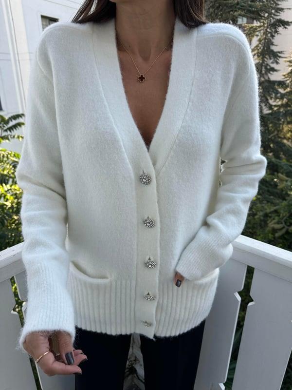 Ekru V Yaka Taş Düğmeli Cepli Yumuşak Dokulu Hırka