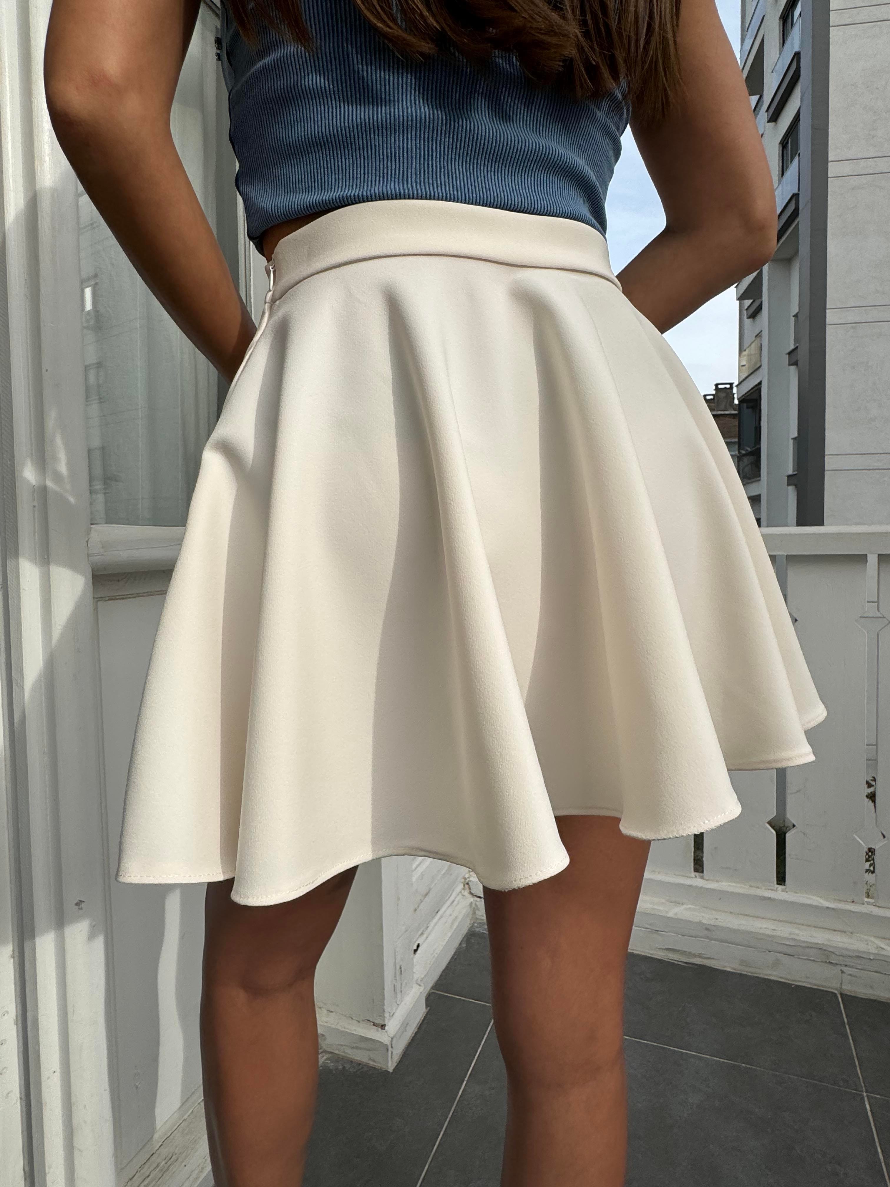Ekru Volanlı Mini Etek
