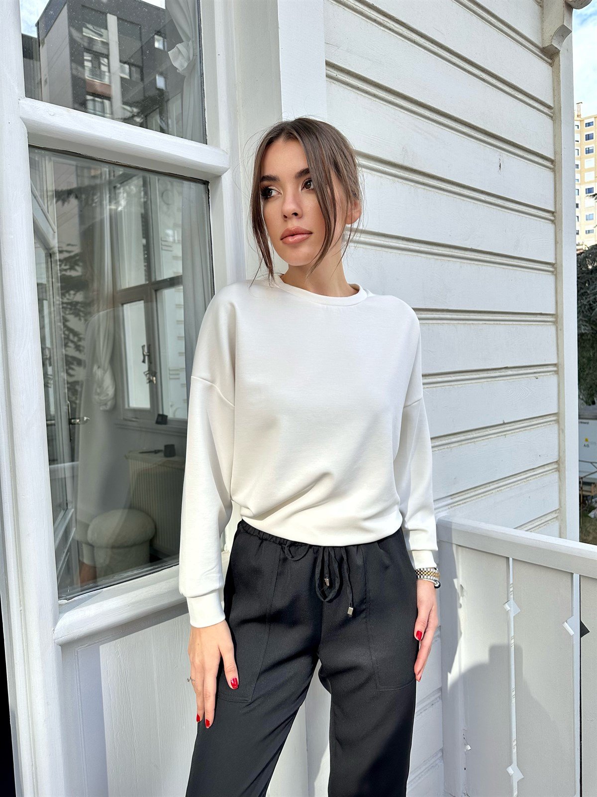 Ekru  Yumuşak Dokulu Sweat