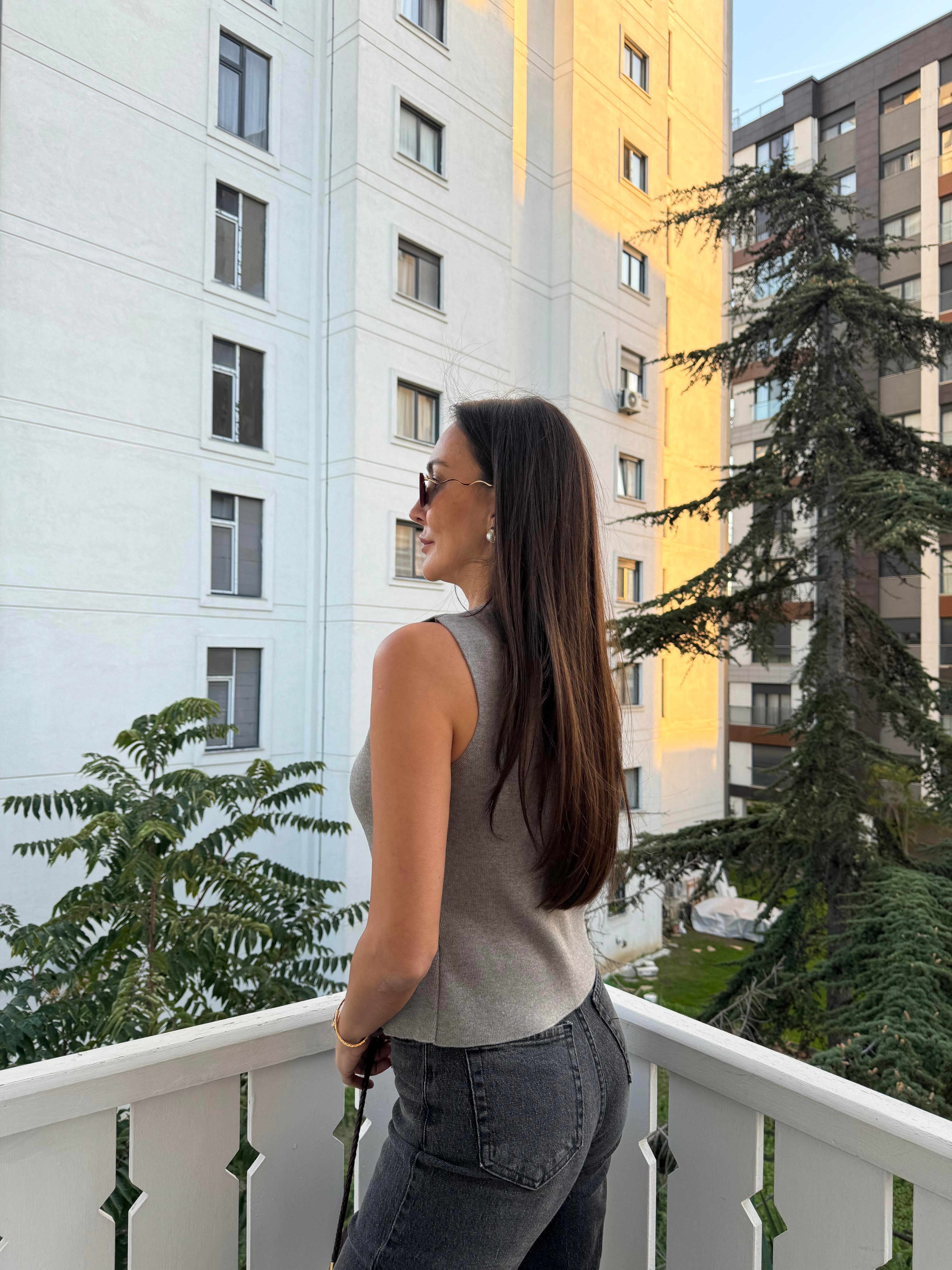 Gri Çelik Örme Triko Gold Düğmeli Yelek