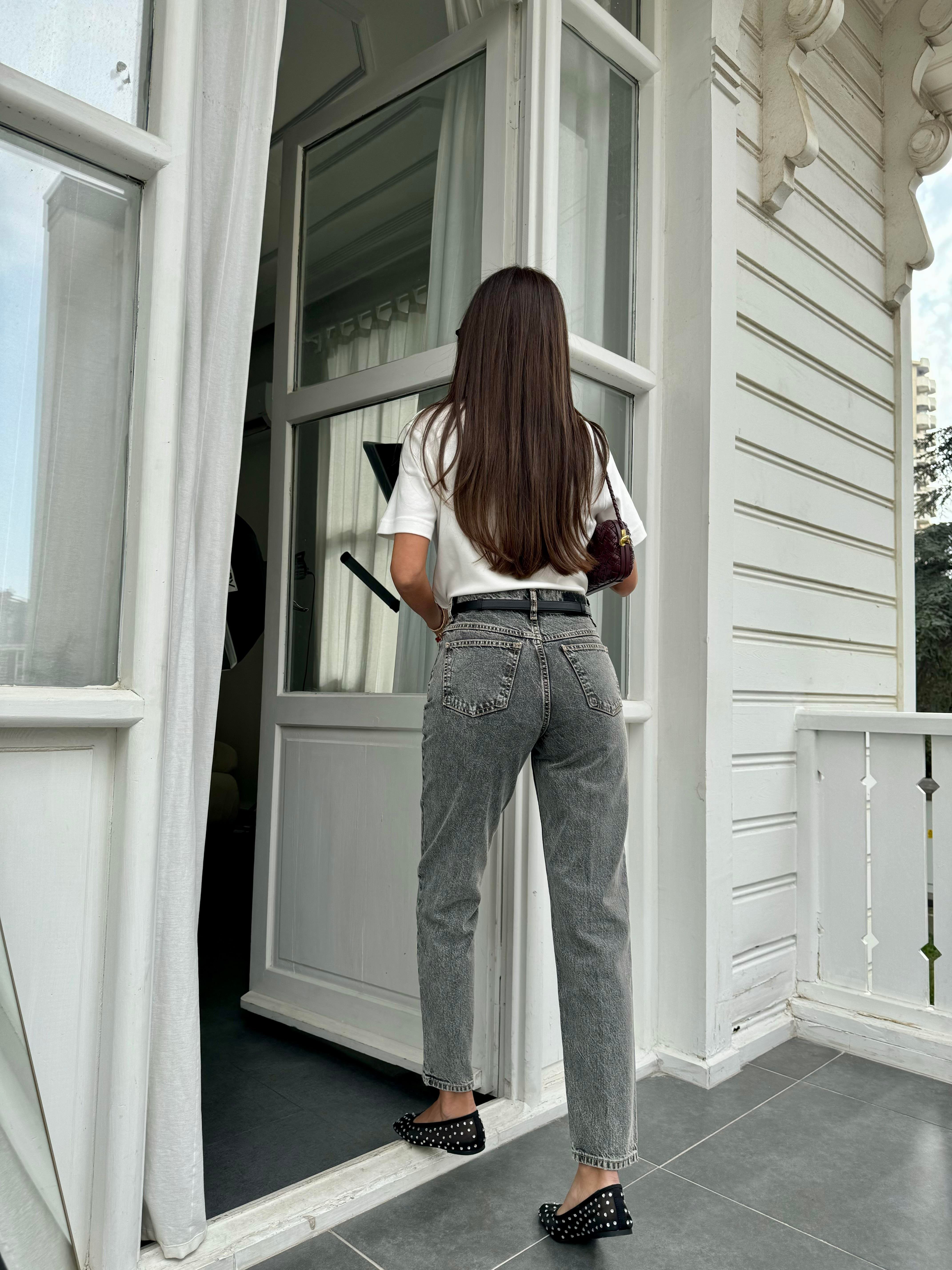 Gri Dikişli Mom Fit Jean