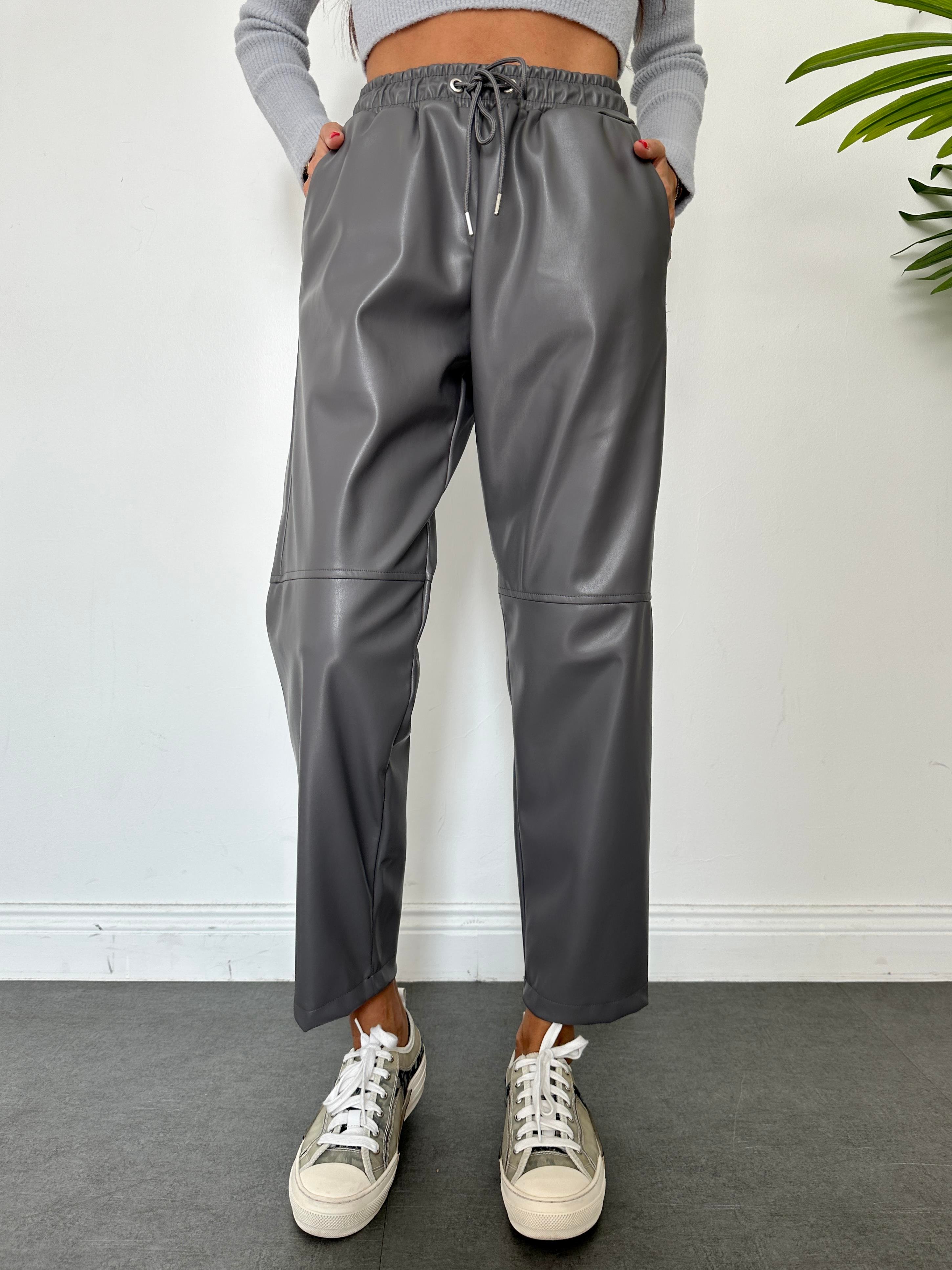 Gri Dizi Dikişli Bağcıklı ve Beli Lastikli Deri Pantolon