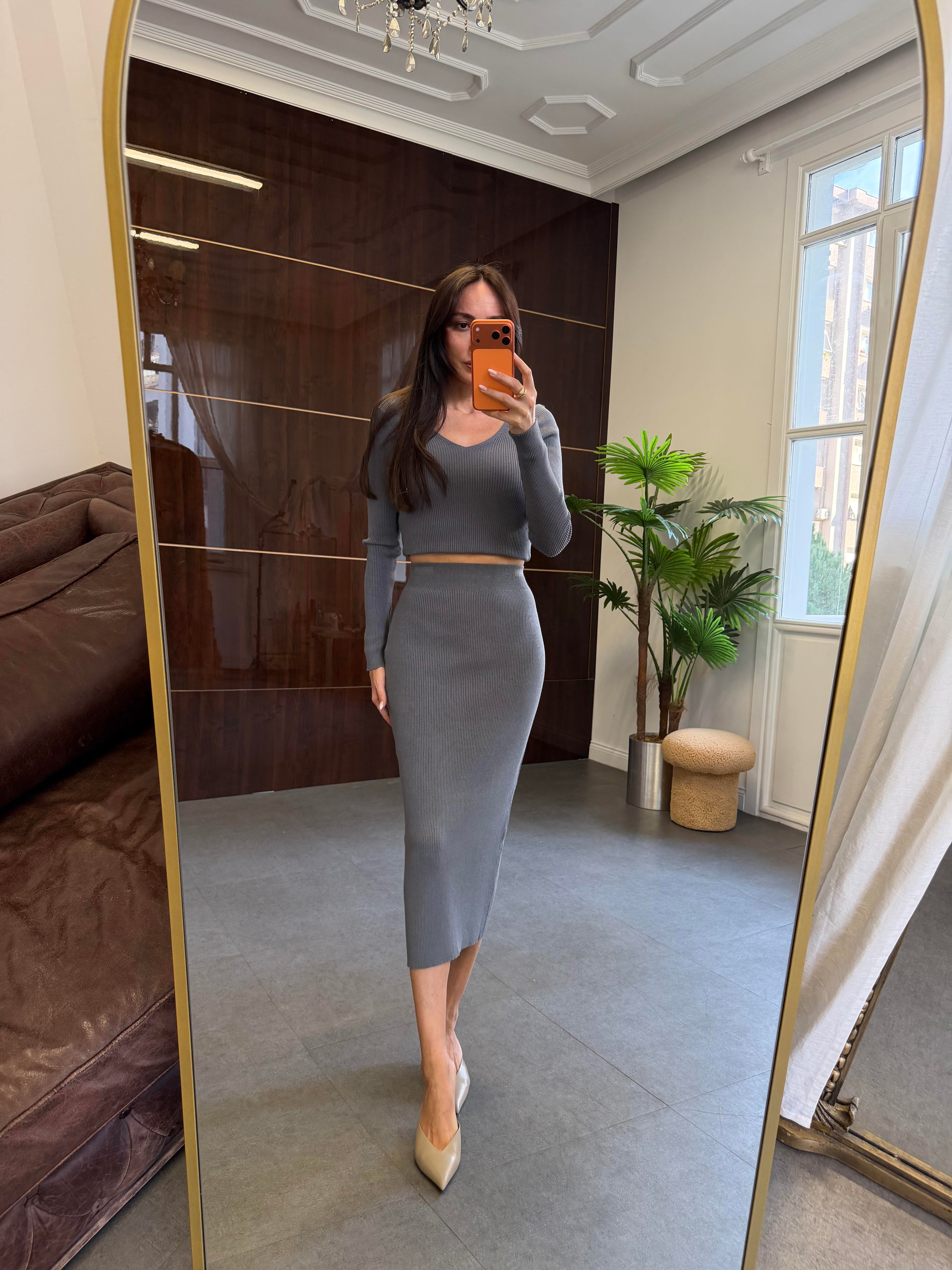 Gri Fitilli V Yaka Etekli Takım