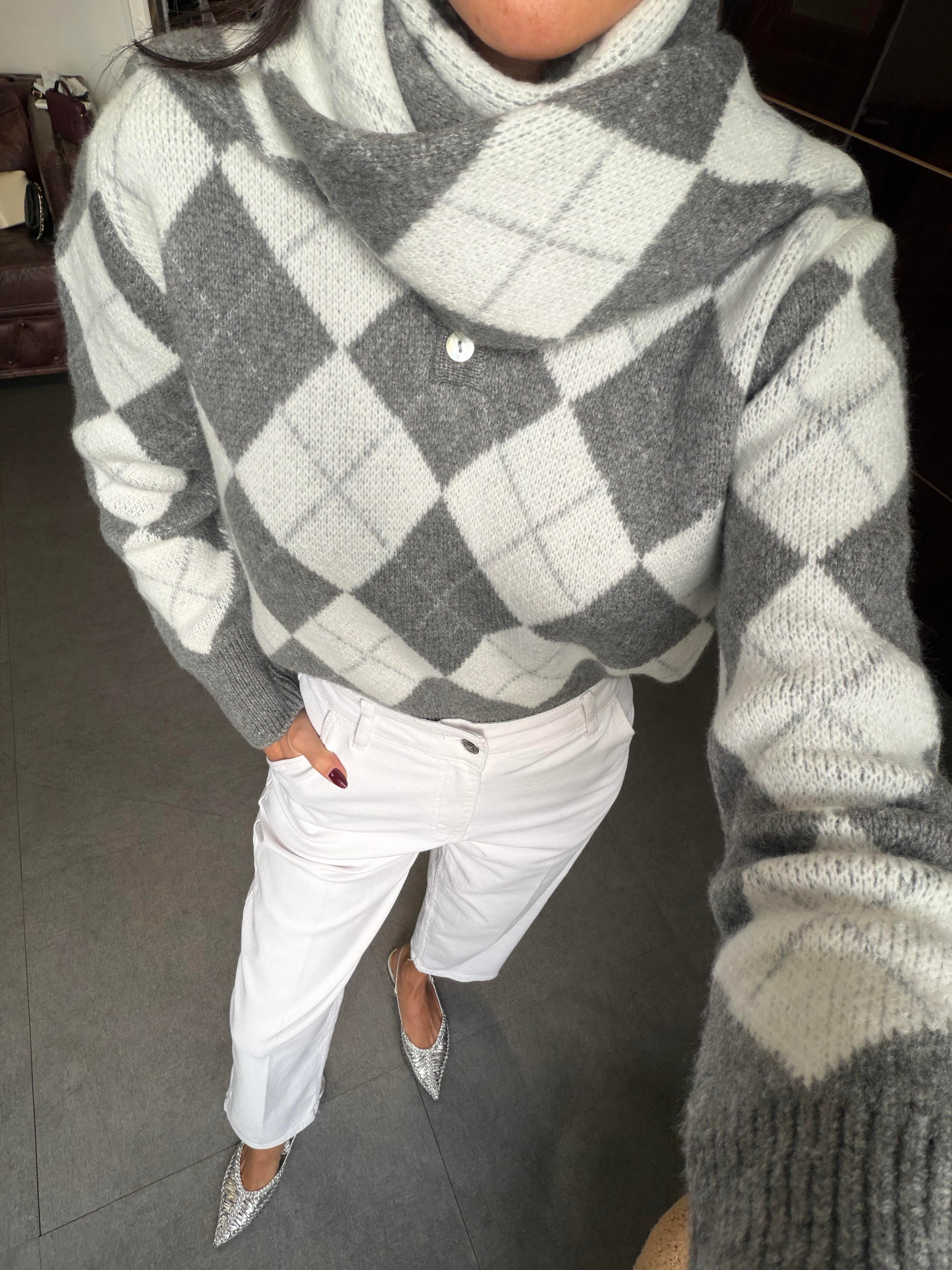 Gri-Kemik Triko Atkılı Kazak