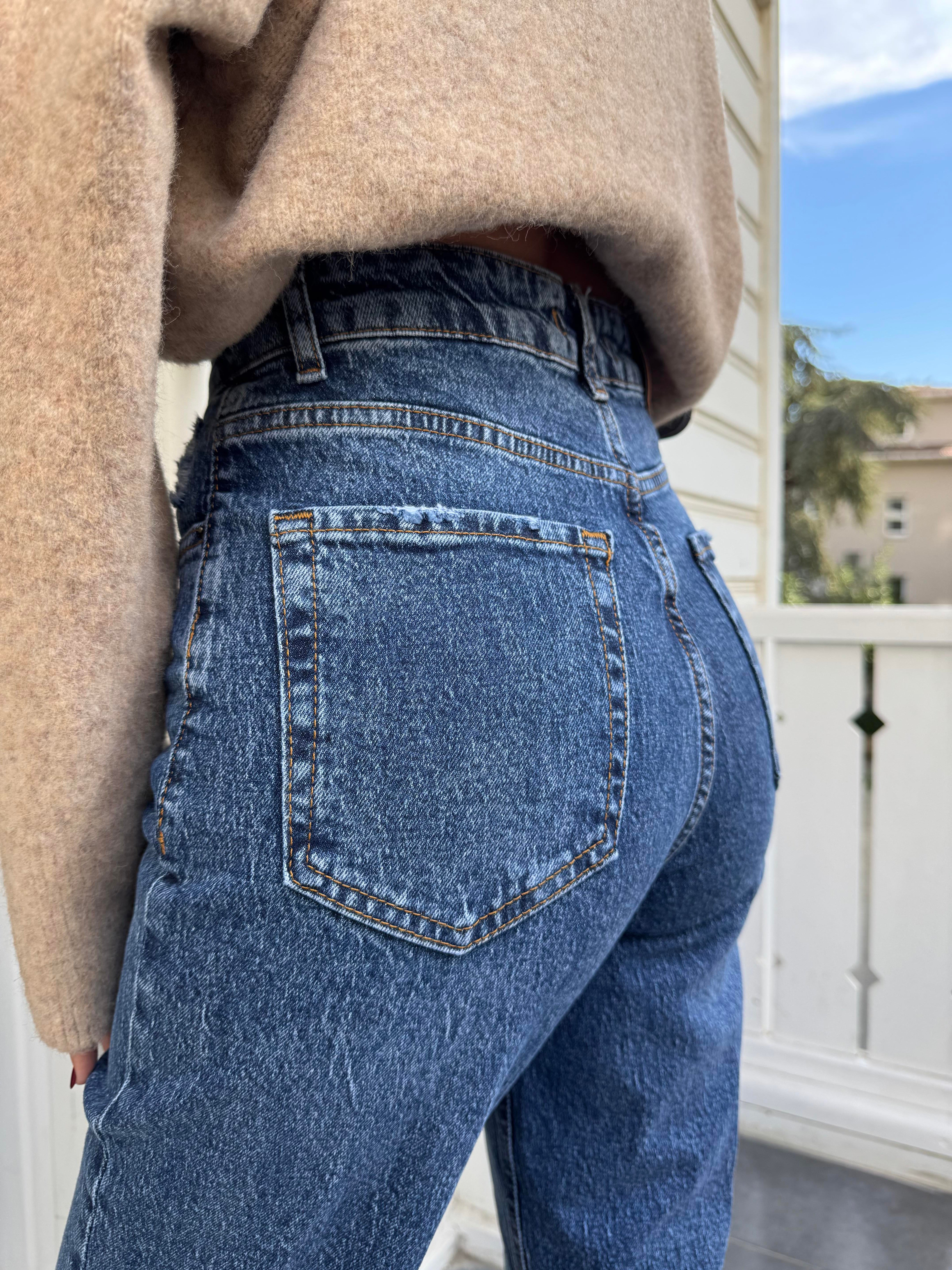 Hafif Eskitmeli Yıkamalı Düz Kesim Jean Pantolon