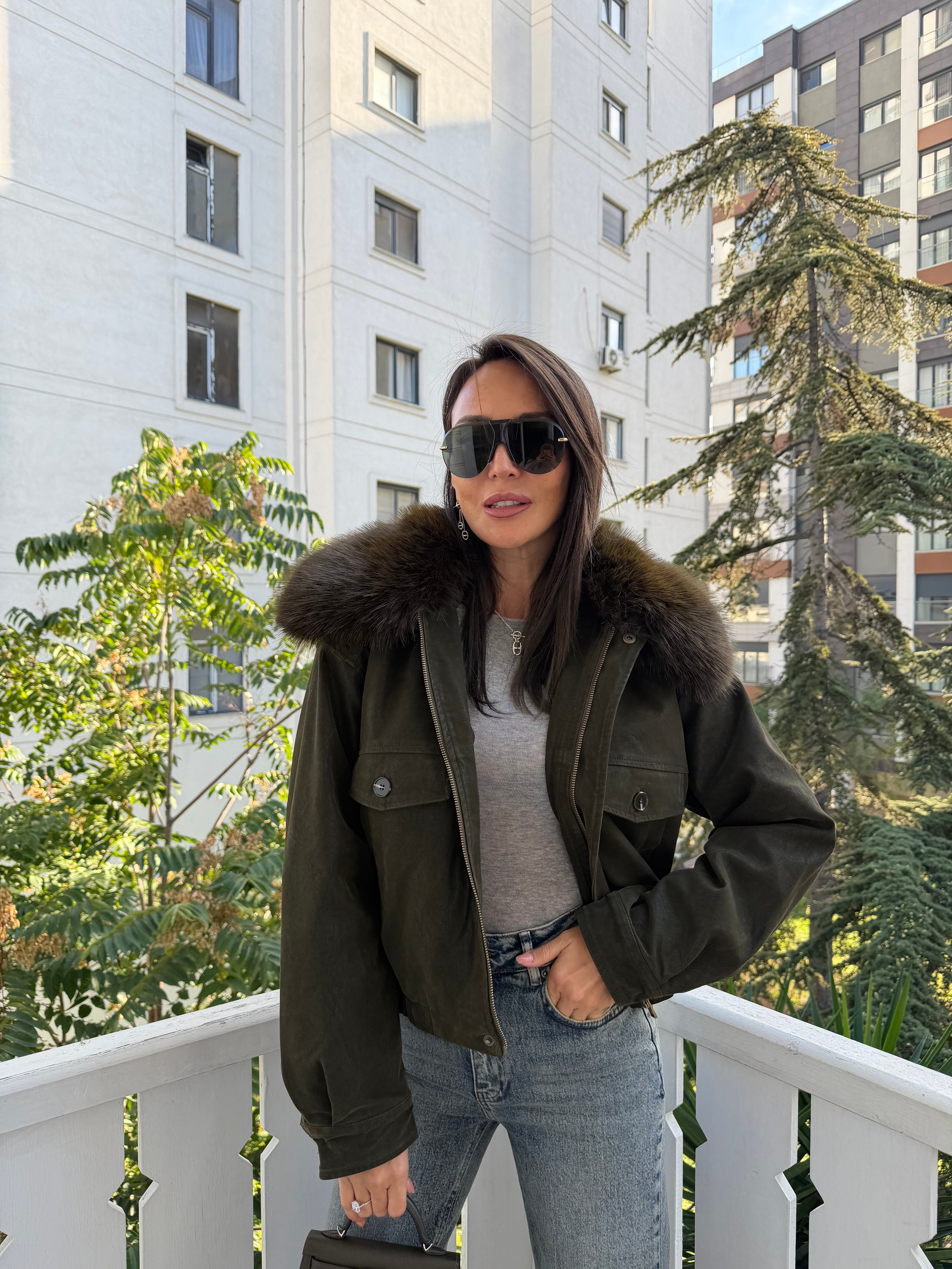 Haki Önden Cepli Yakası Kürklü Ceket