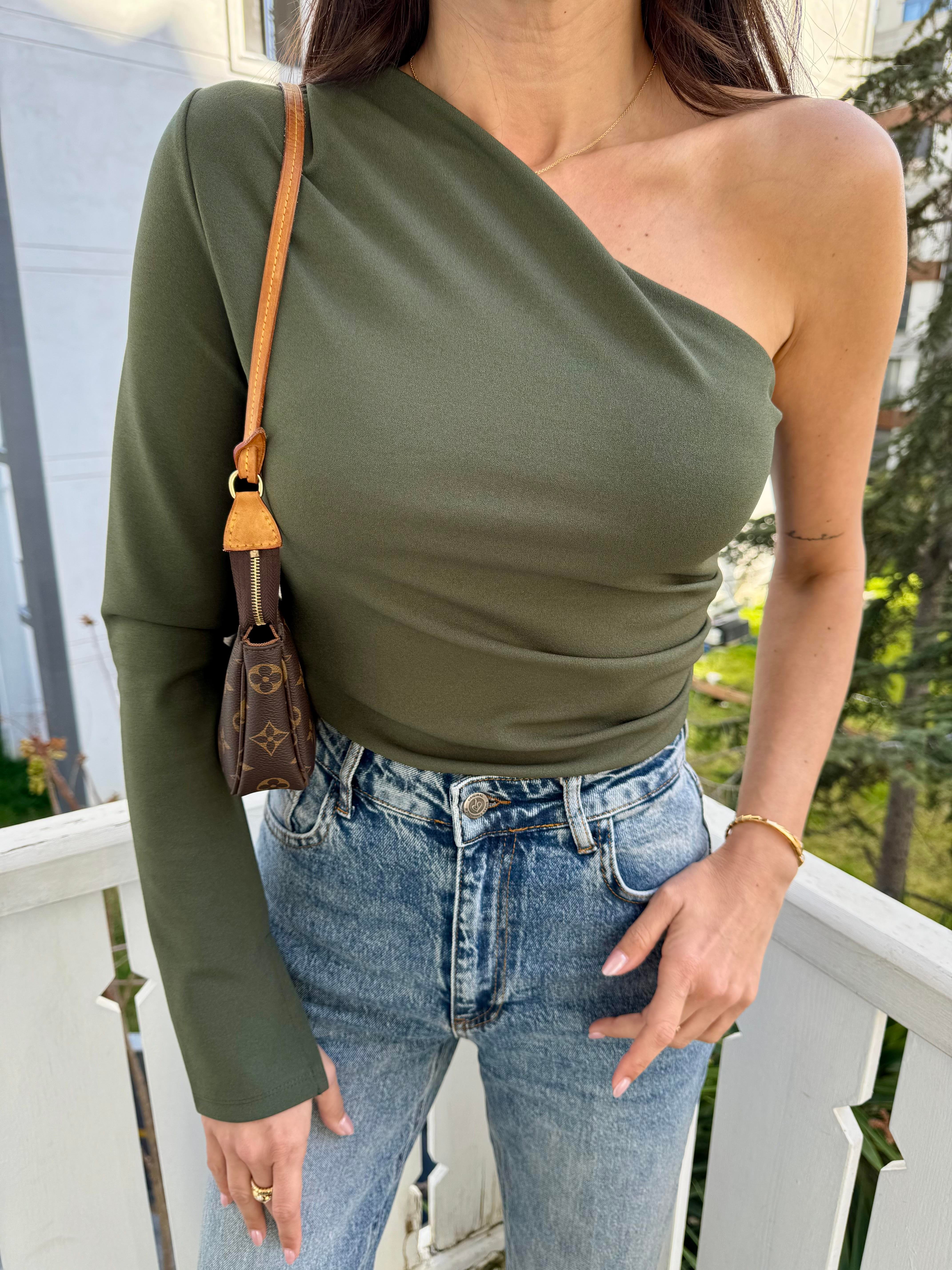 Haki Tek Kol Yandan Drapeli Bluz