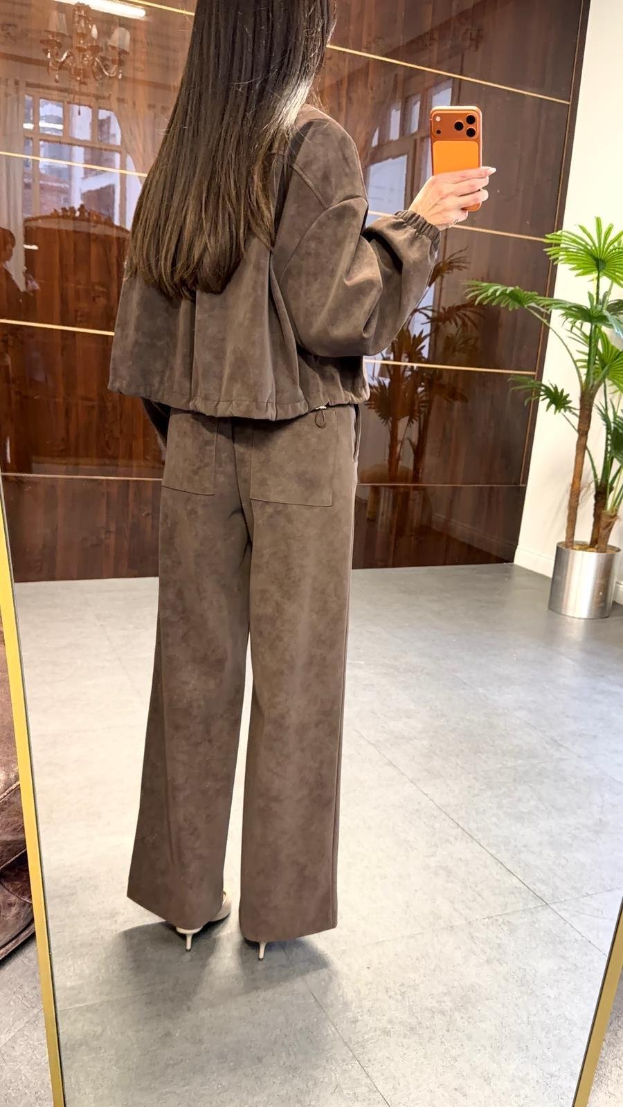 Kahve Dikiş Hatlı Düz Fit Pantolon