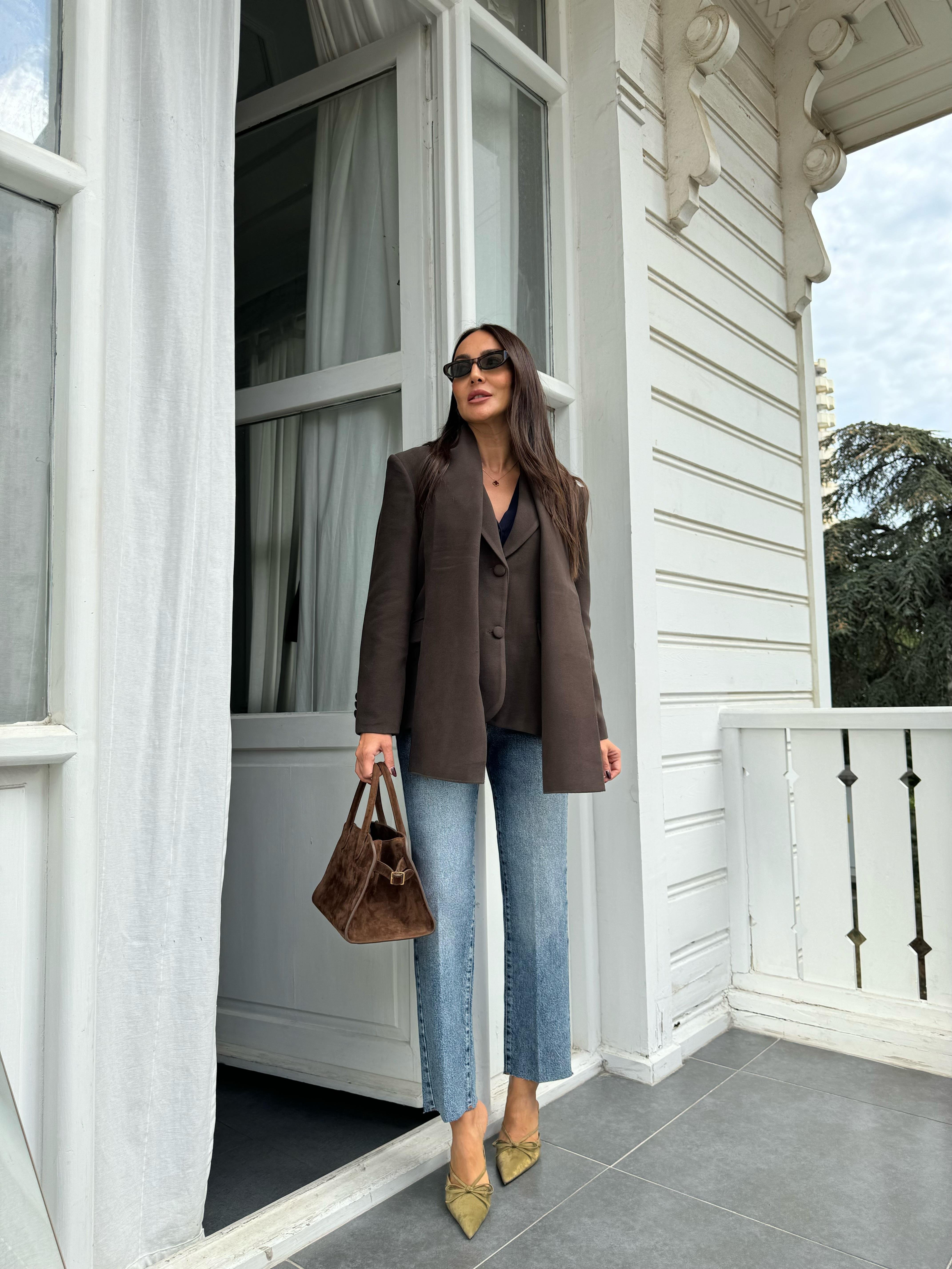 Kahve Kaşe Fular Detaylı Blazer