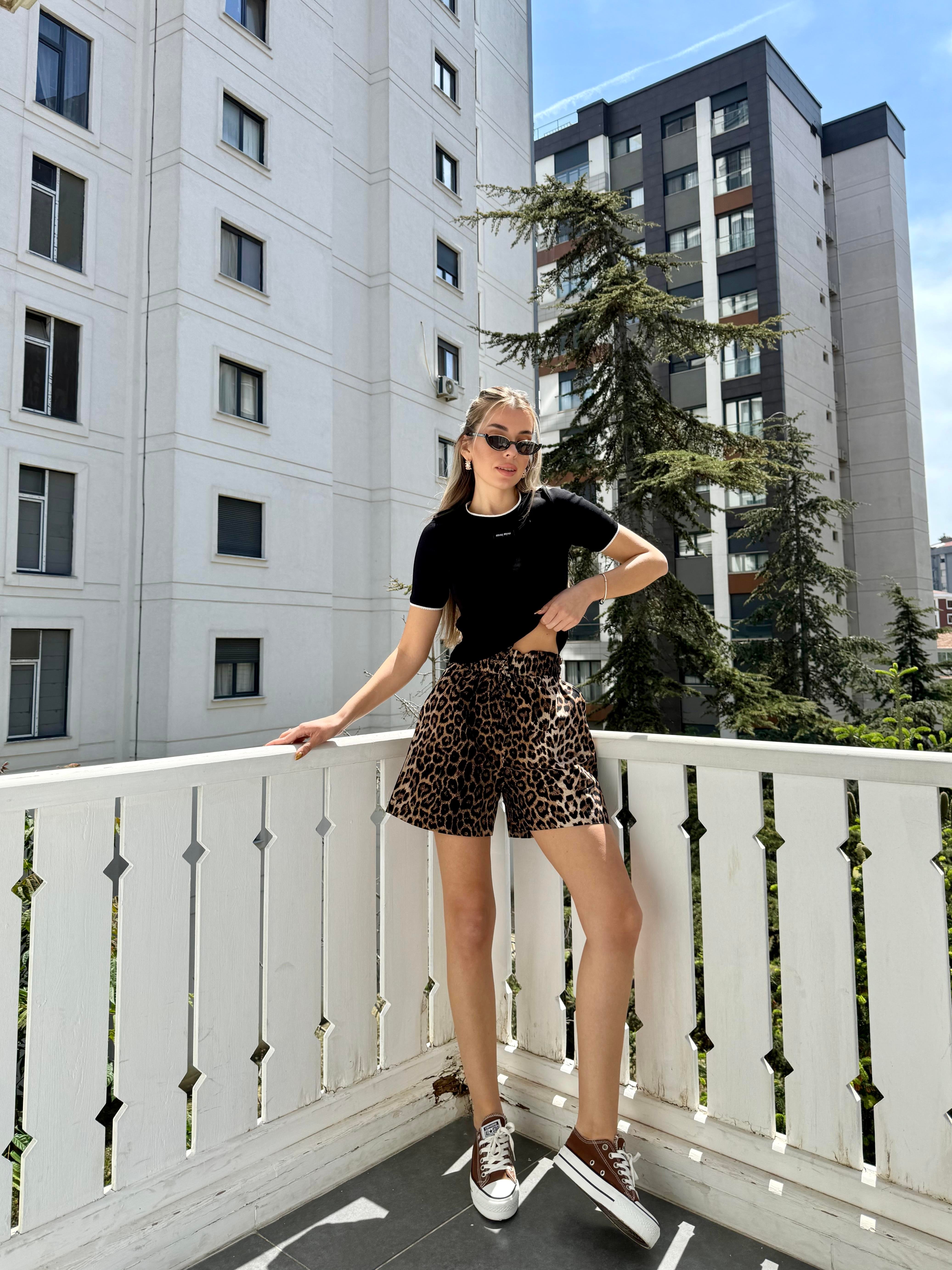Kahve Leopar Lastikli Şort