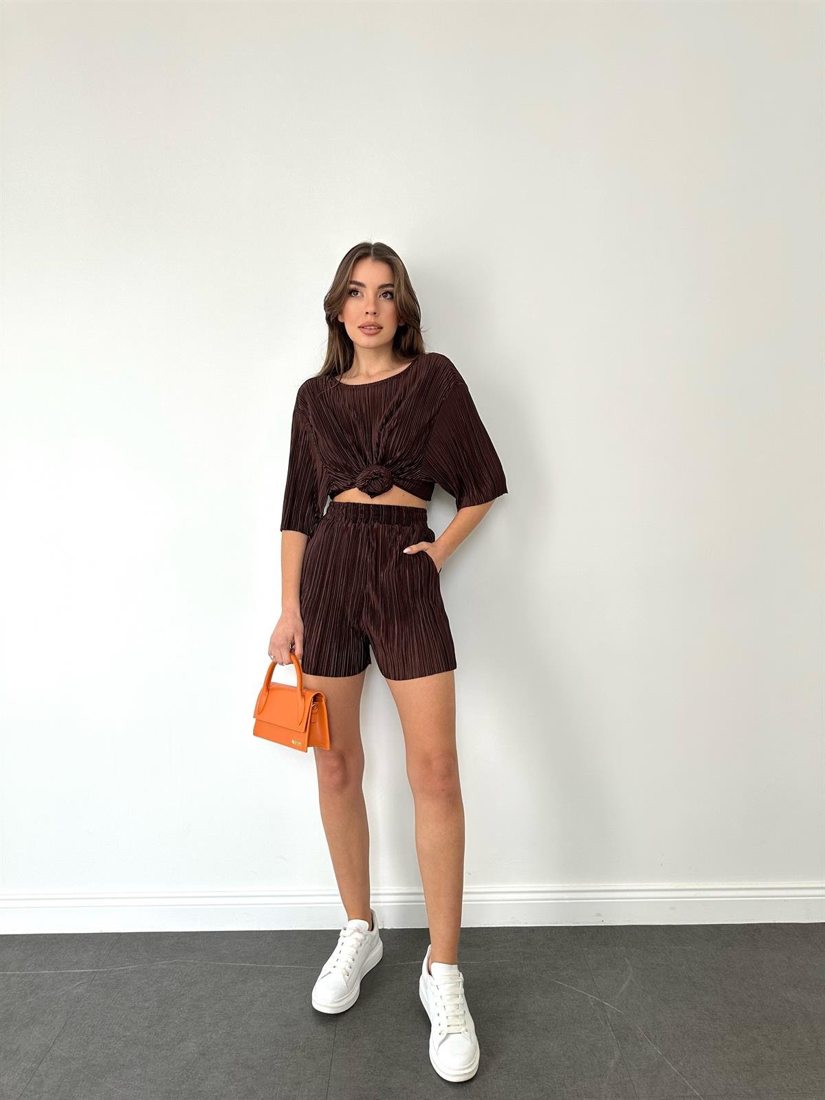 Kahve Pilili Şort Takım