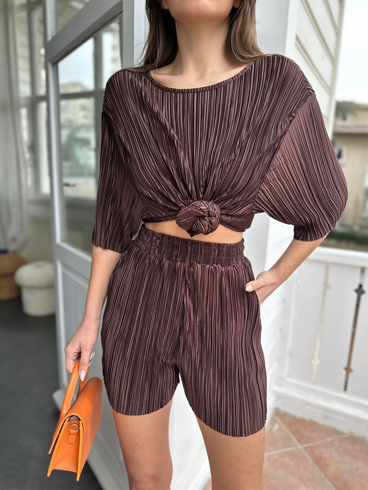 Kahve Pilili Şort Takım