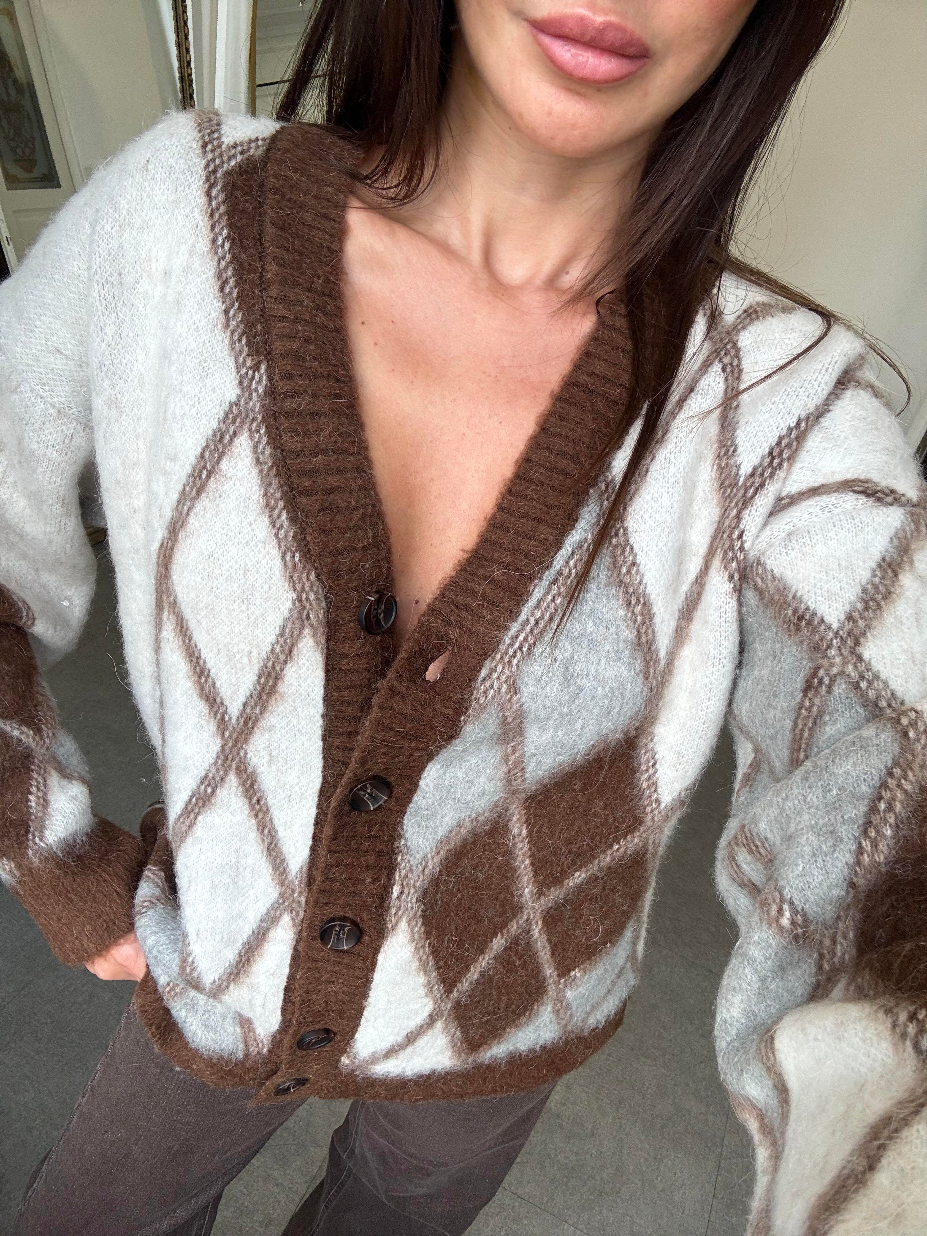 Kahve V Yaka Baklava Desenli Şardonlu Triko Hırka