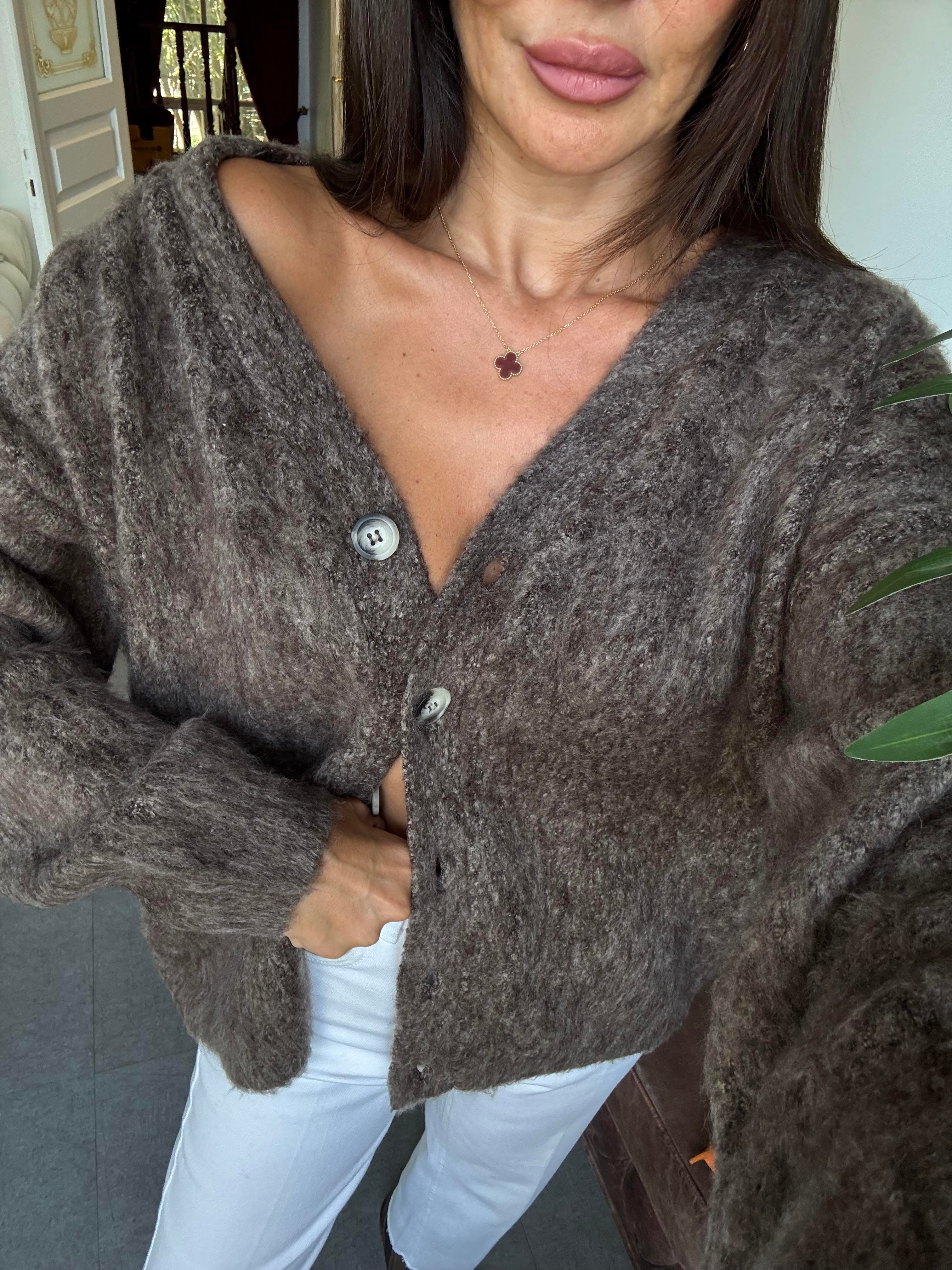 Kahve V Yaka Şardonlu Düğmeli Triko Hırka