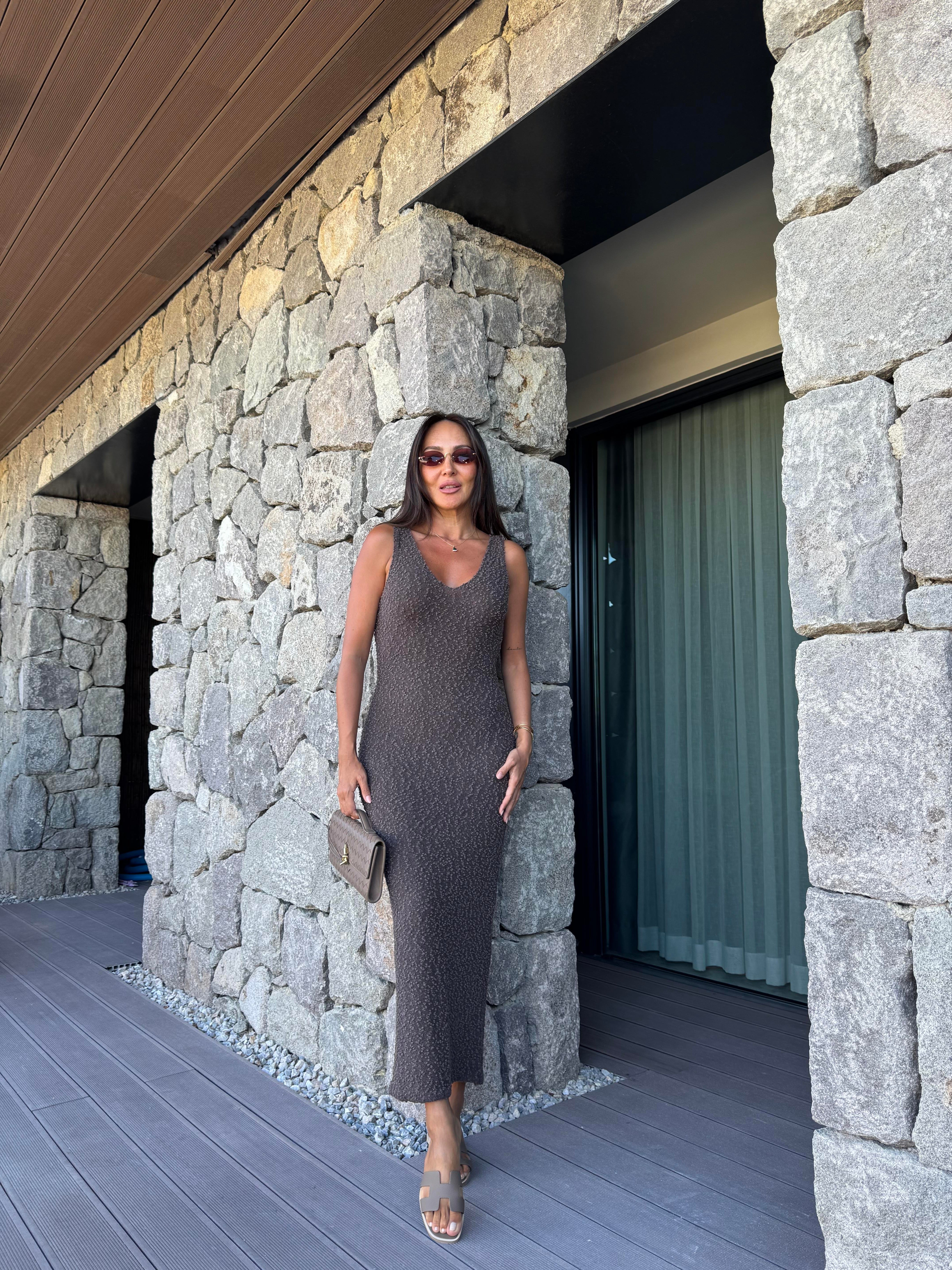 Kahve V Yaka Uzun Örme Elbise